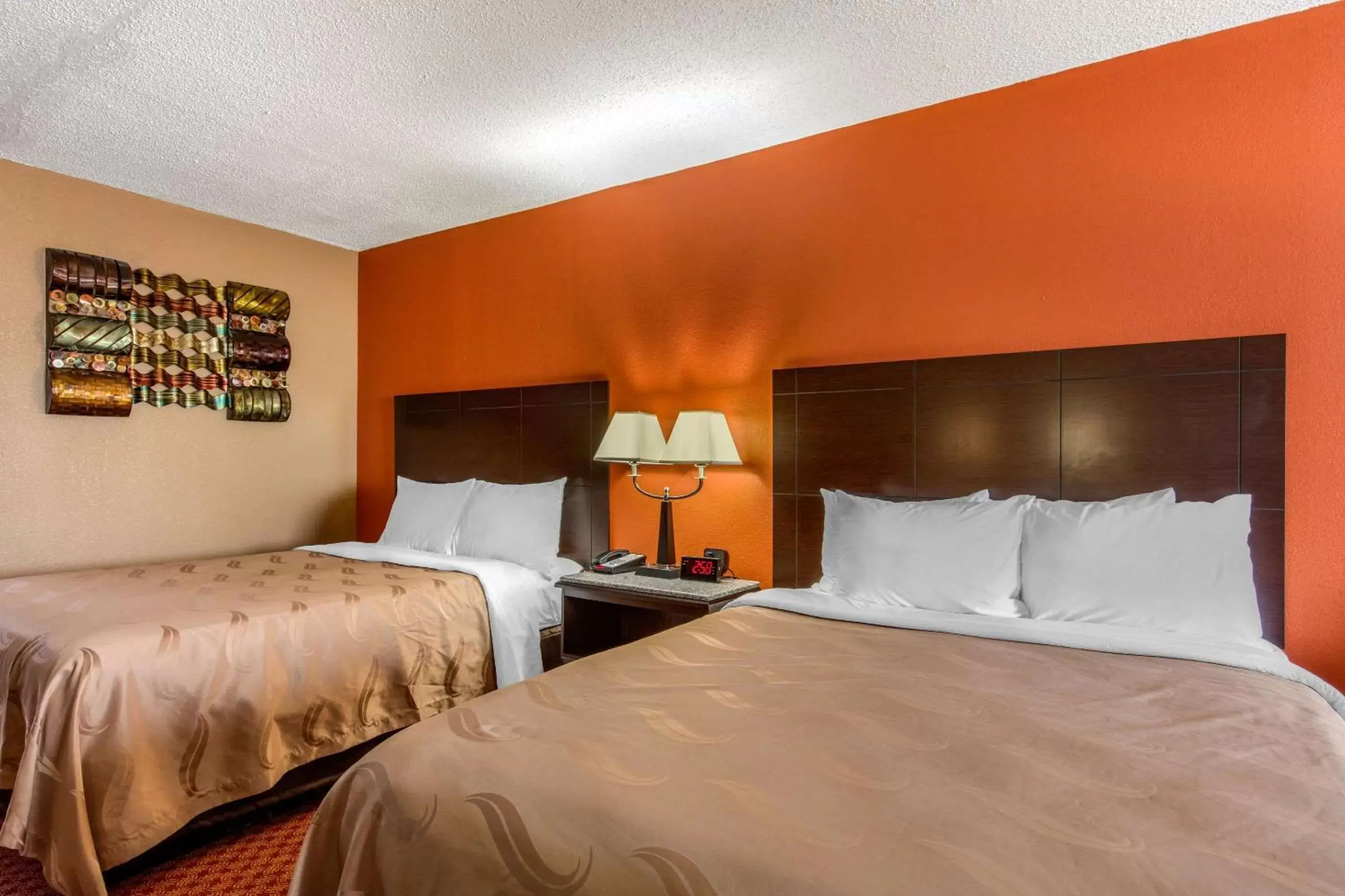 Photo of the whole room, Bed in Quality Inn Kingston Springs