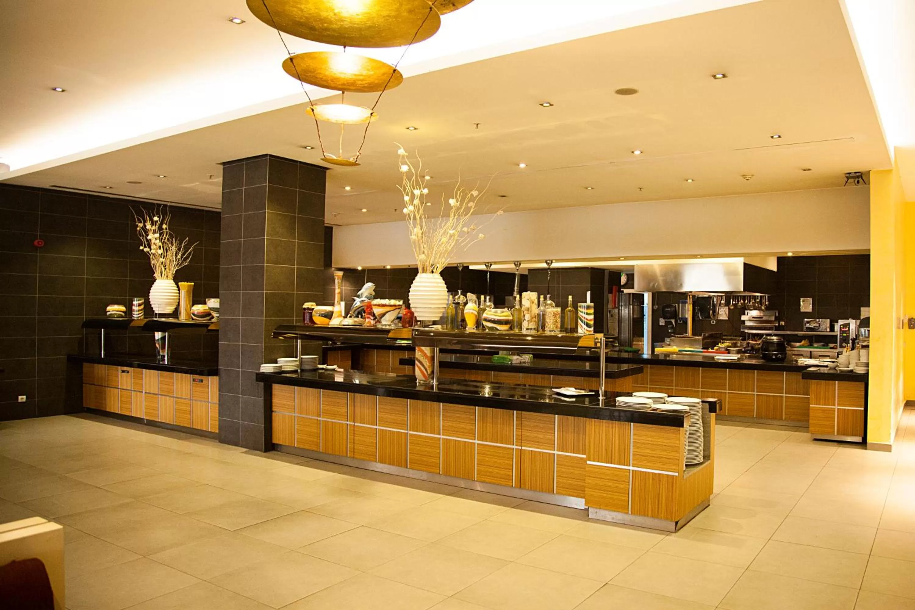 Restaurant/Places to Eat in Nova Plaza Prime Hotel