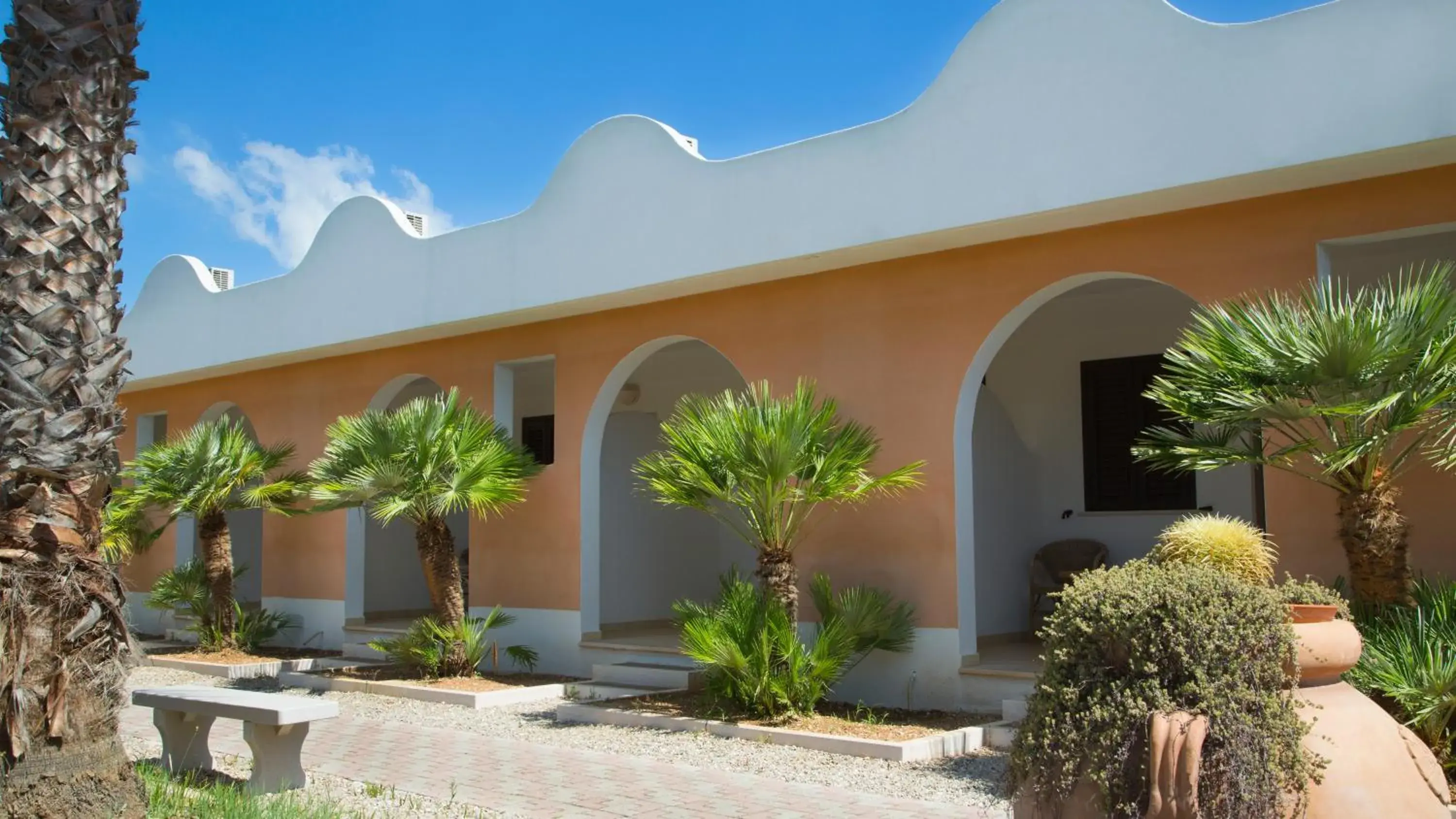 Facade/entrance, Property Building in Garden Hotel Ripa