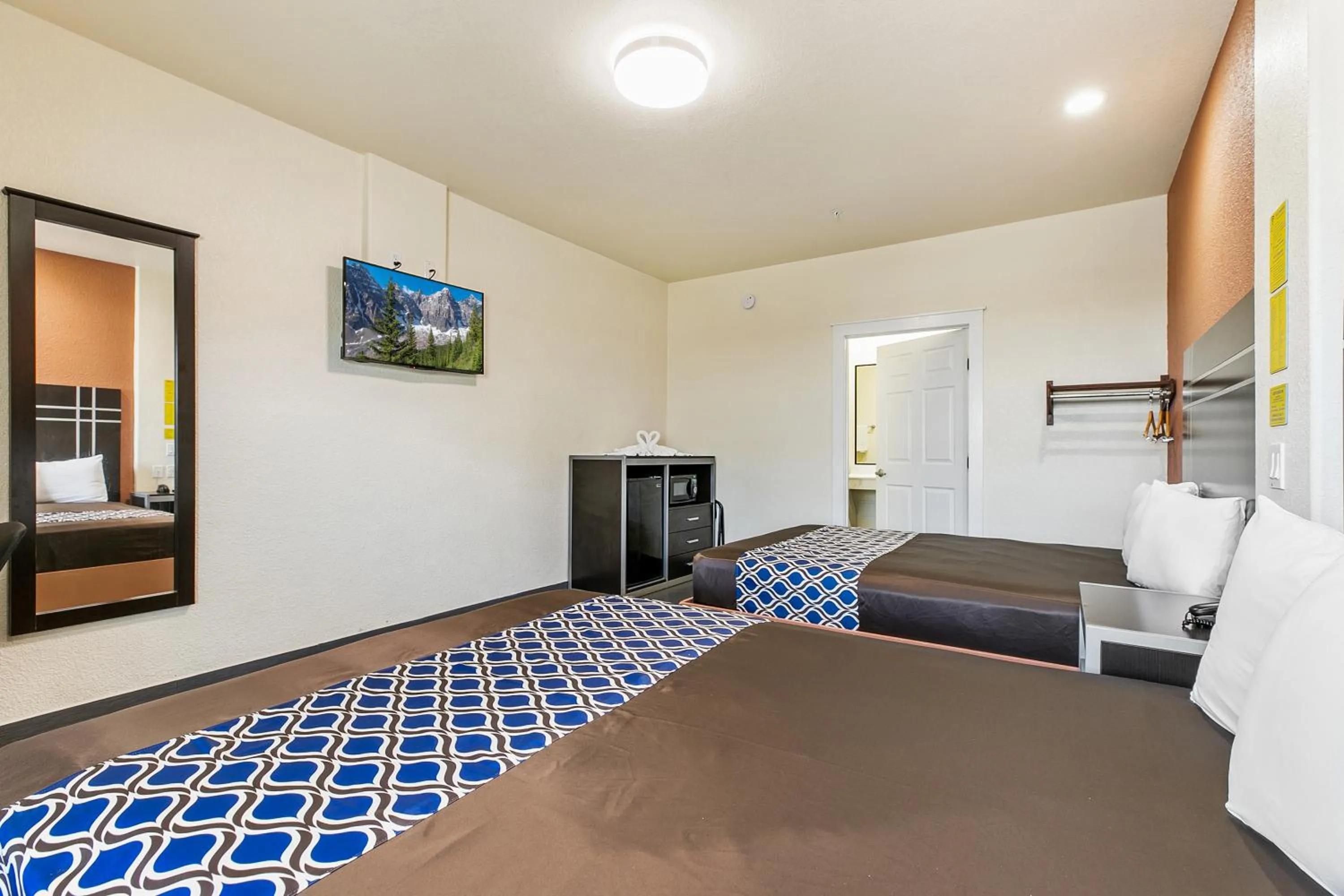 Bed in Lighthouse Inn