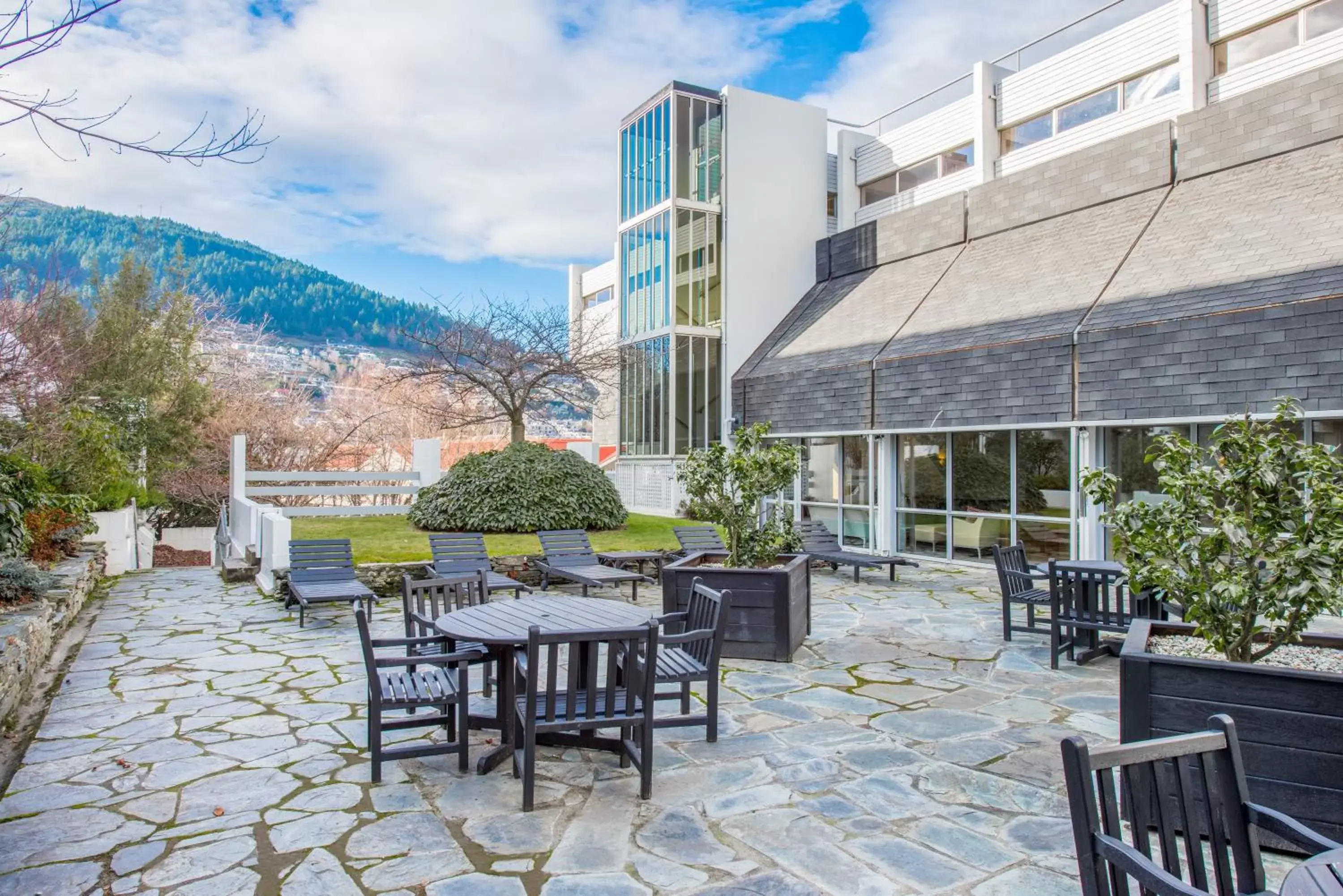 Property building, Restaurant/Places to Eat in Crowne Plaza Queenstown, an IHG Hotel