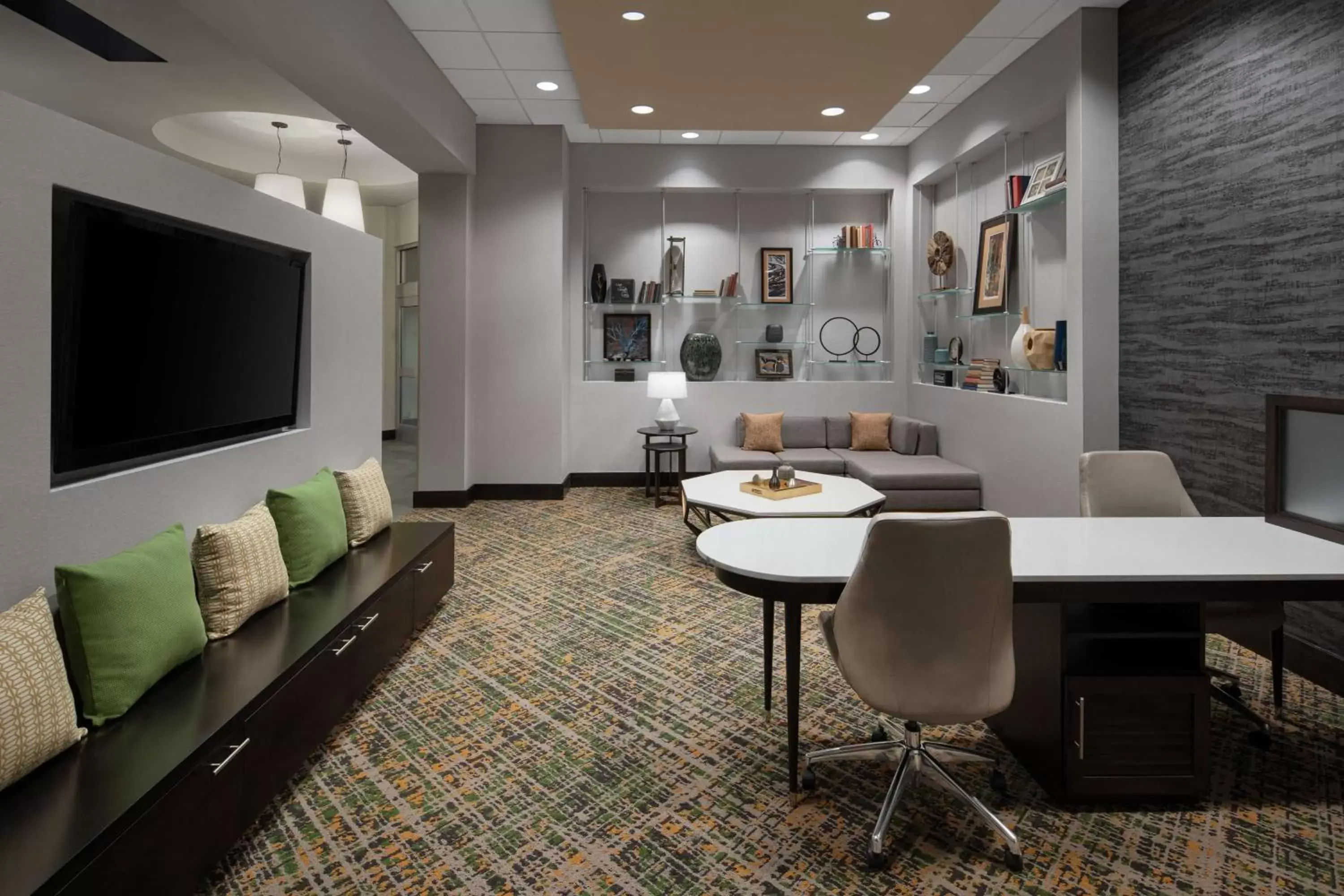 Lobby or reception, Lounge/Bar in Homewood Suites Springfield