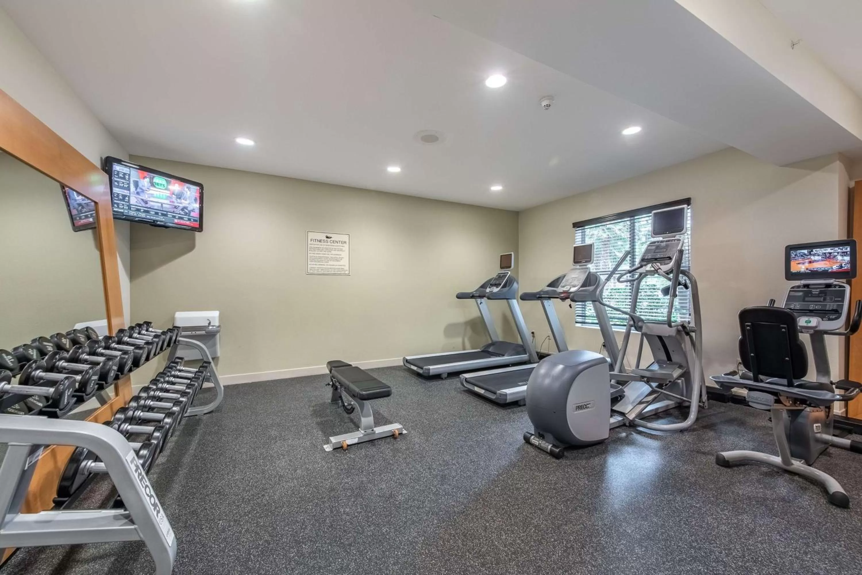 Fitness centre/facilities in Homewood Suites by Hilton Oxnard/Camarillo