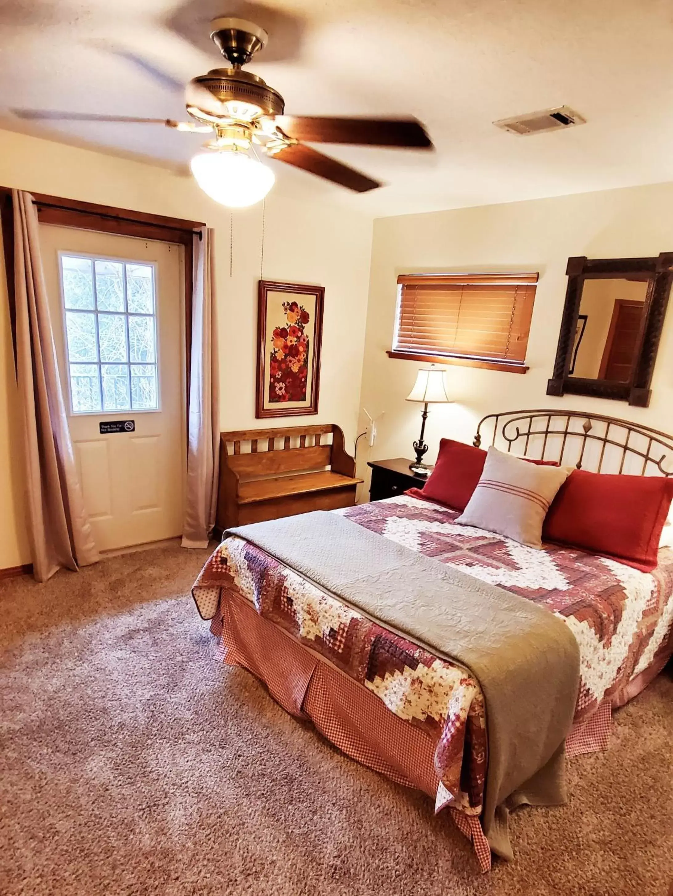 Bedroom, Bed in Barons CreekSide Resort