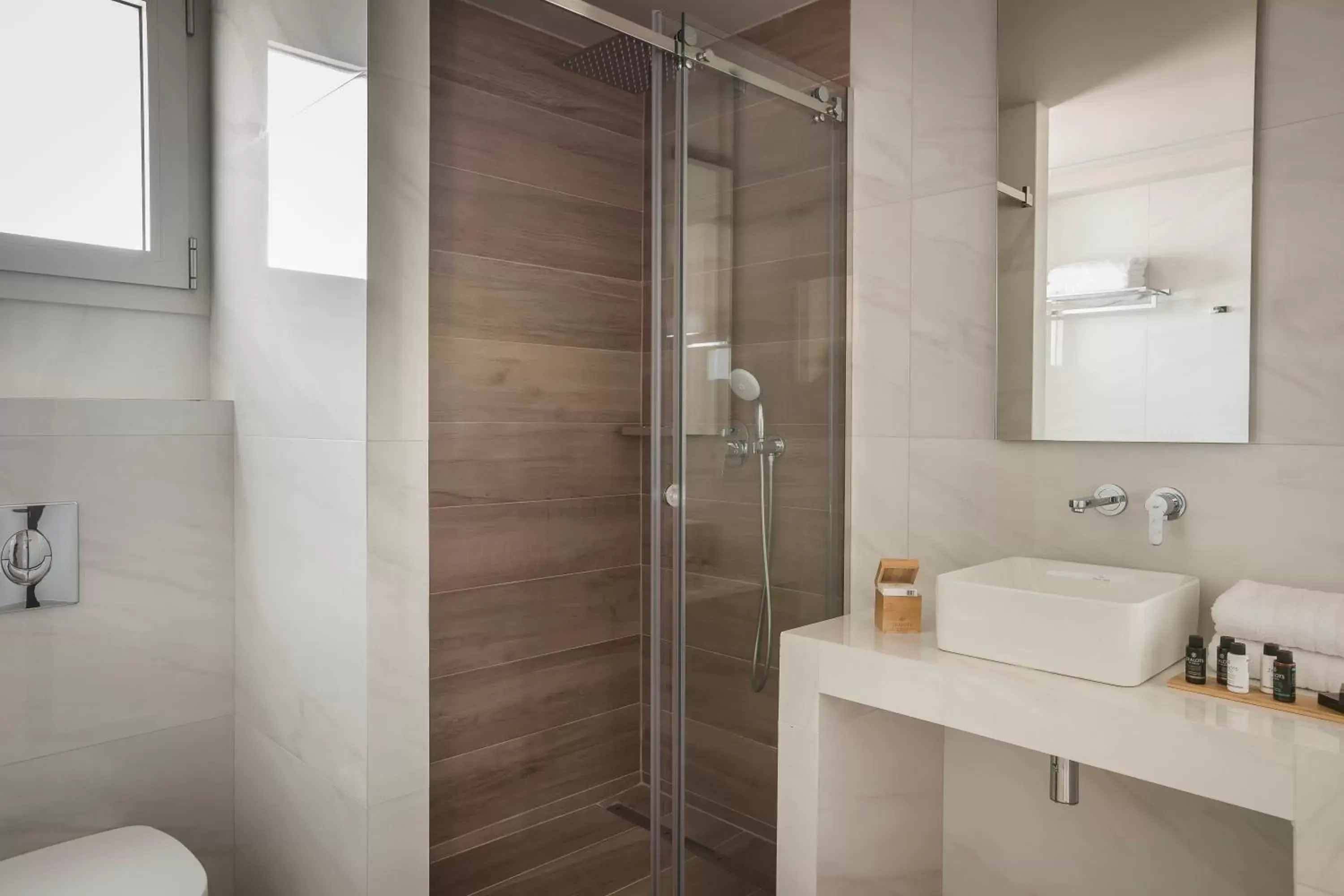 Shower, Bathroom in Ionian Plaza Hotel