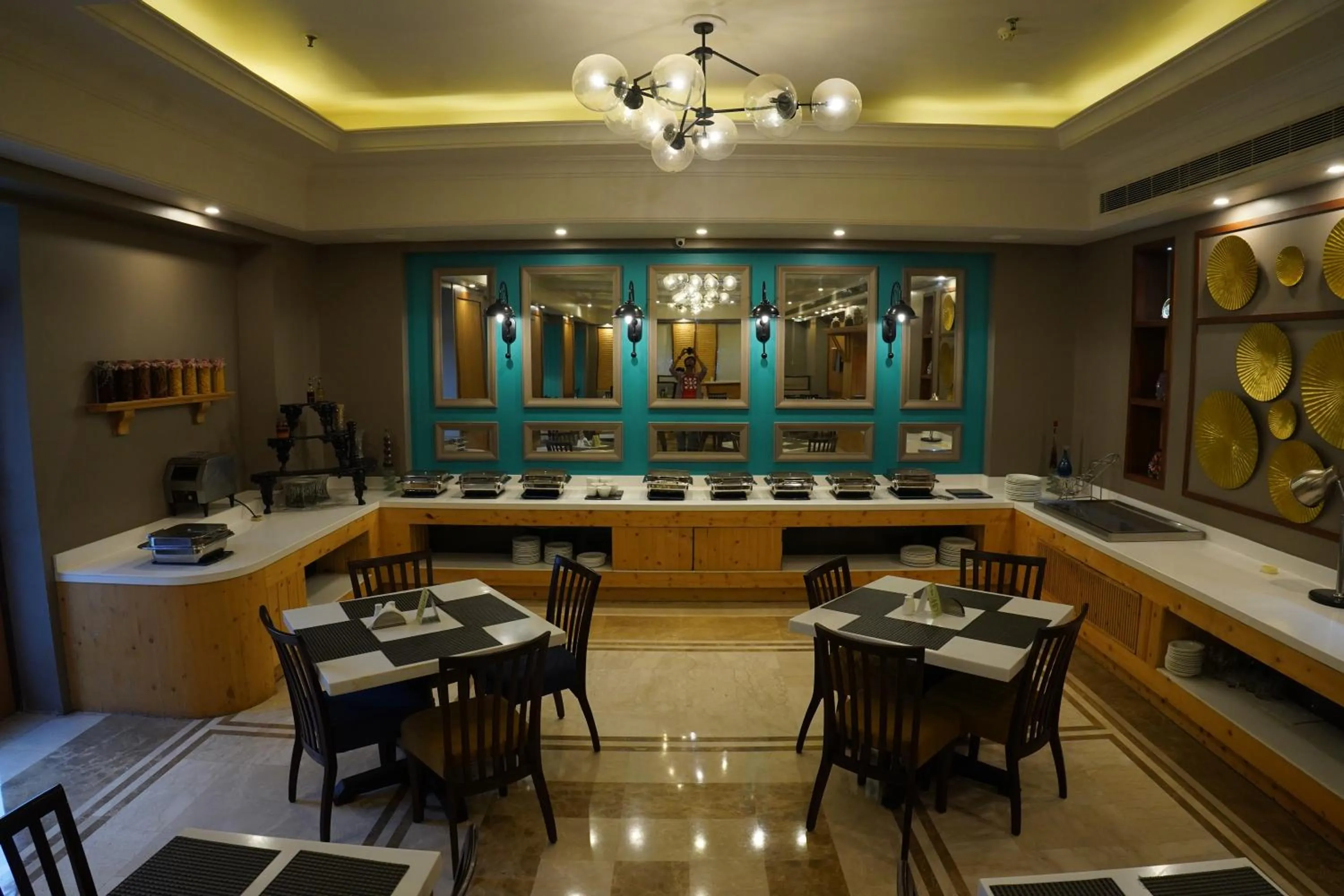 Restaurant/places to eat in Park Plaza Jodhpur
