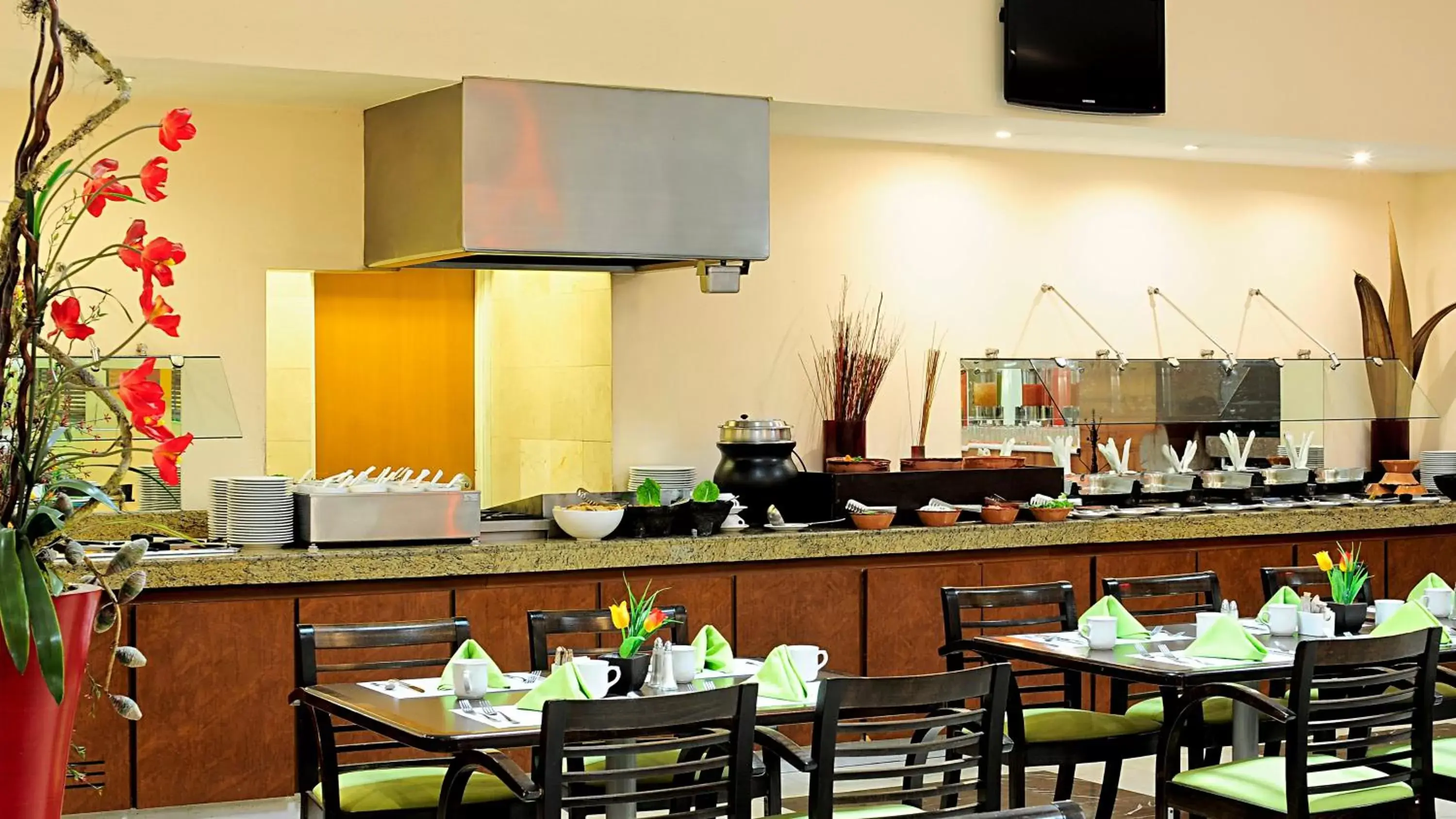 Restaurant/Places to Eat in Holiday Inn Uruapan, an IHG Hotel