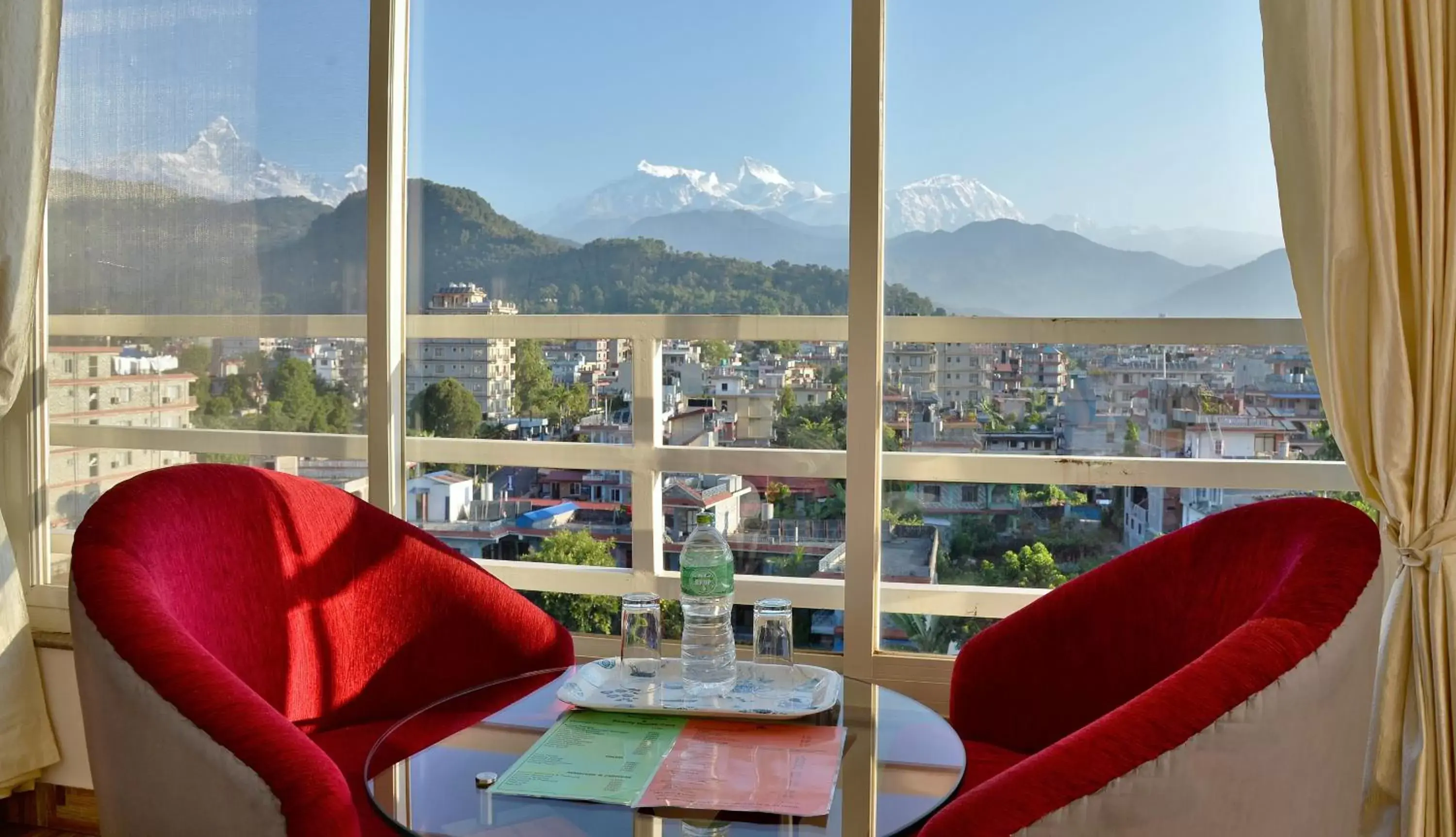 Mountain view, Seating Area in Hotel City Inn - Mountain View