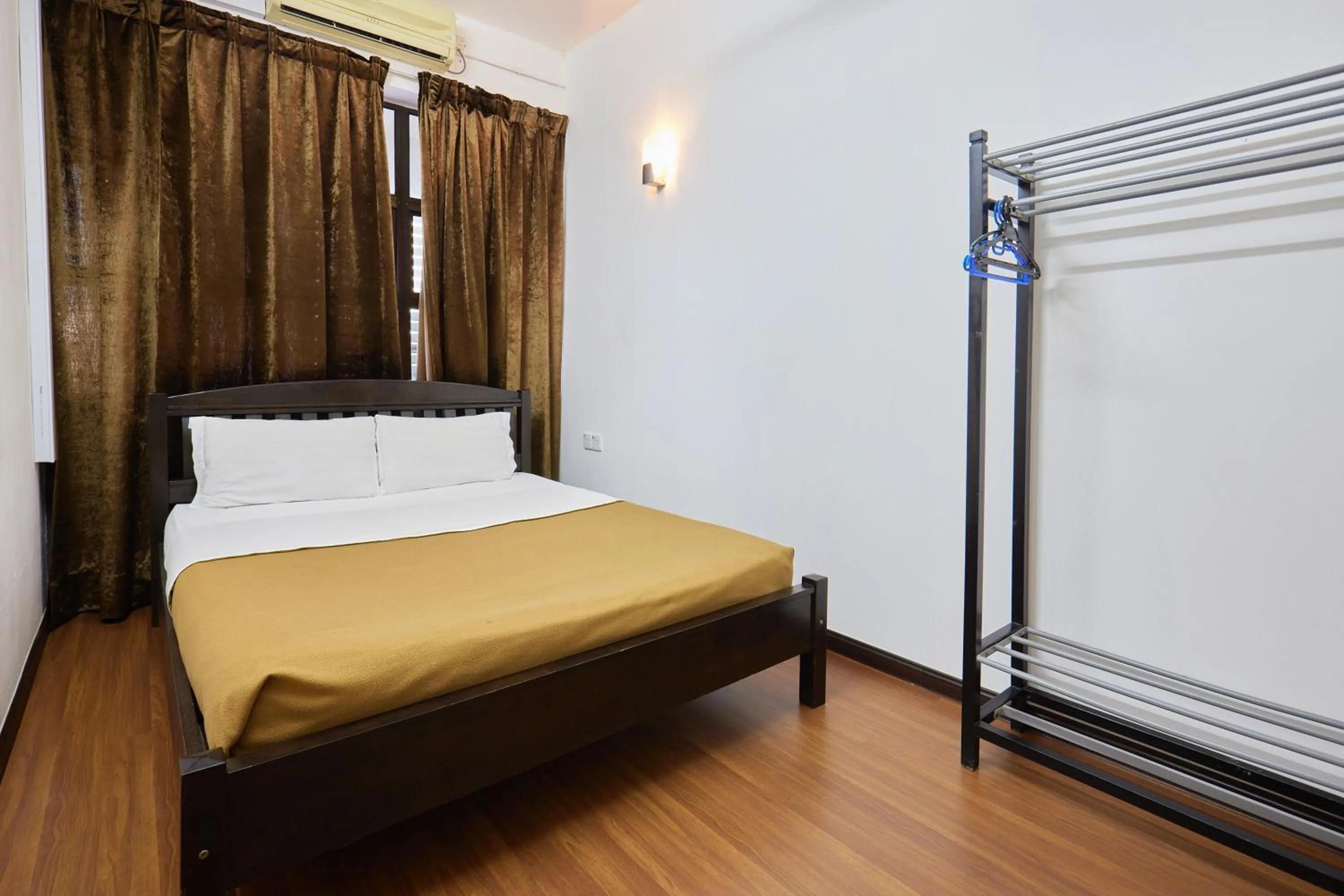 View (from property/room), Bed in Uncle Guesthouse Kuala Terengganu