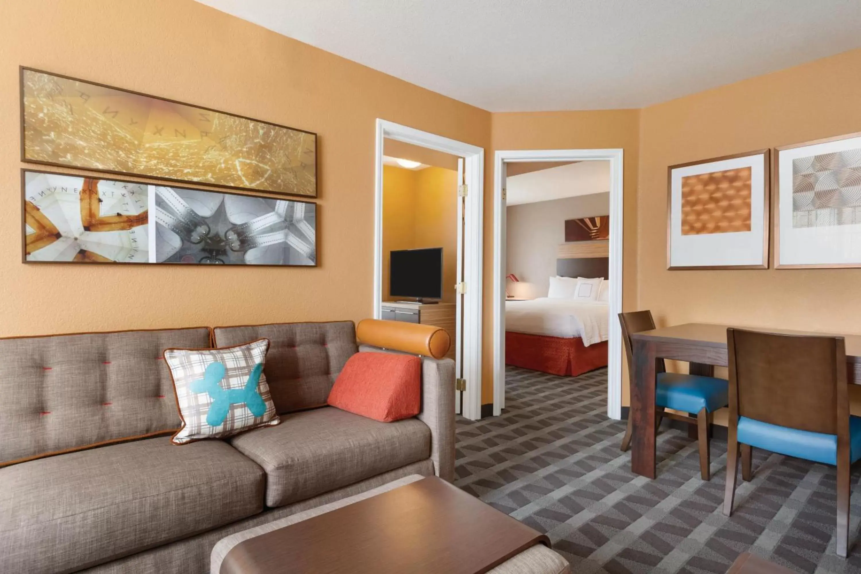 Bedroom, Seating Area in TownePlace Suites by Marriott Boulder Broomfield/Interlocken