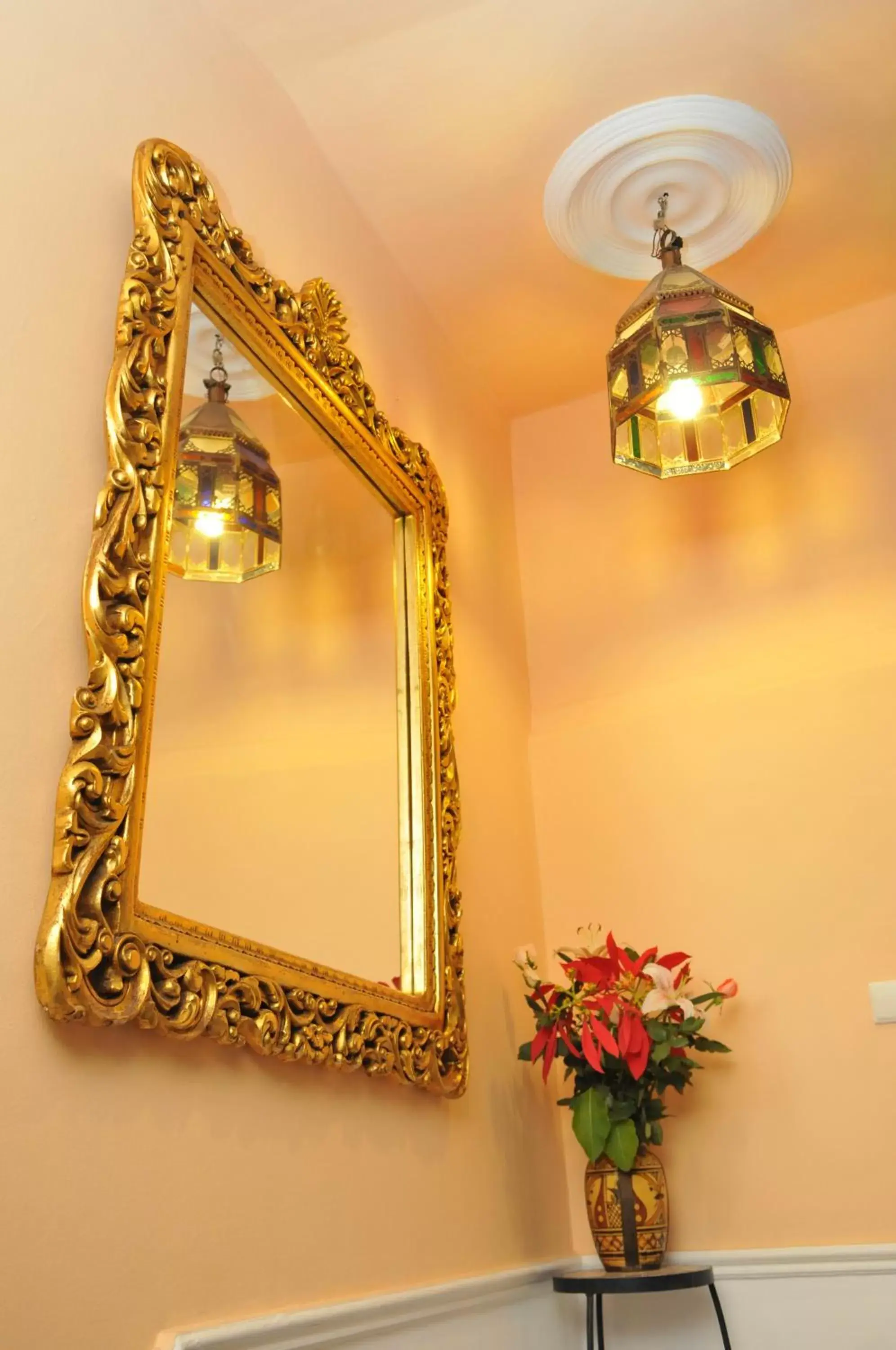 Decorative detail, Bathroom in Hotel Continental