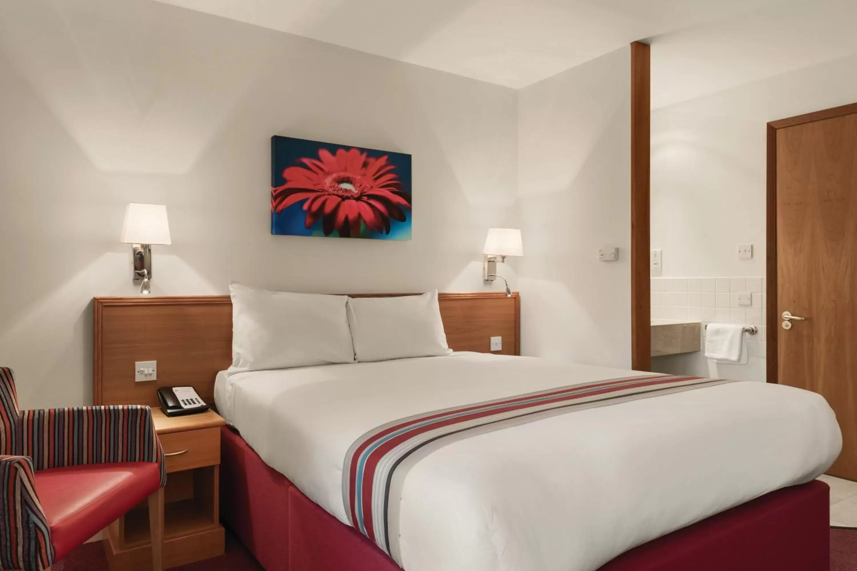 Bed in Ramada Cambridge Bed in Ramada Cambridge