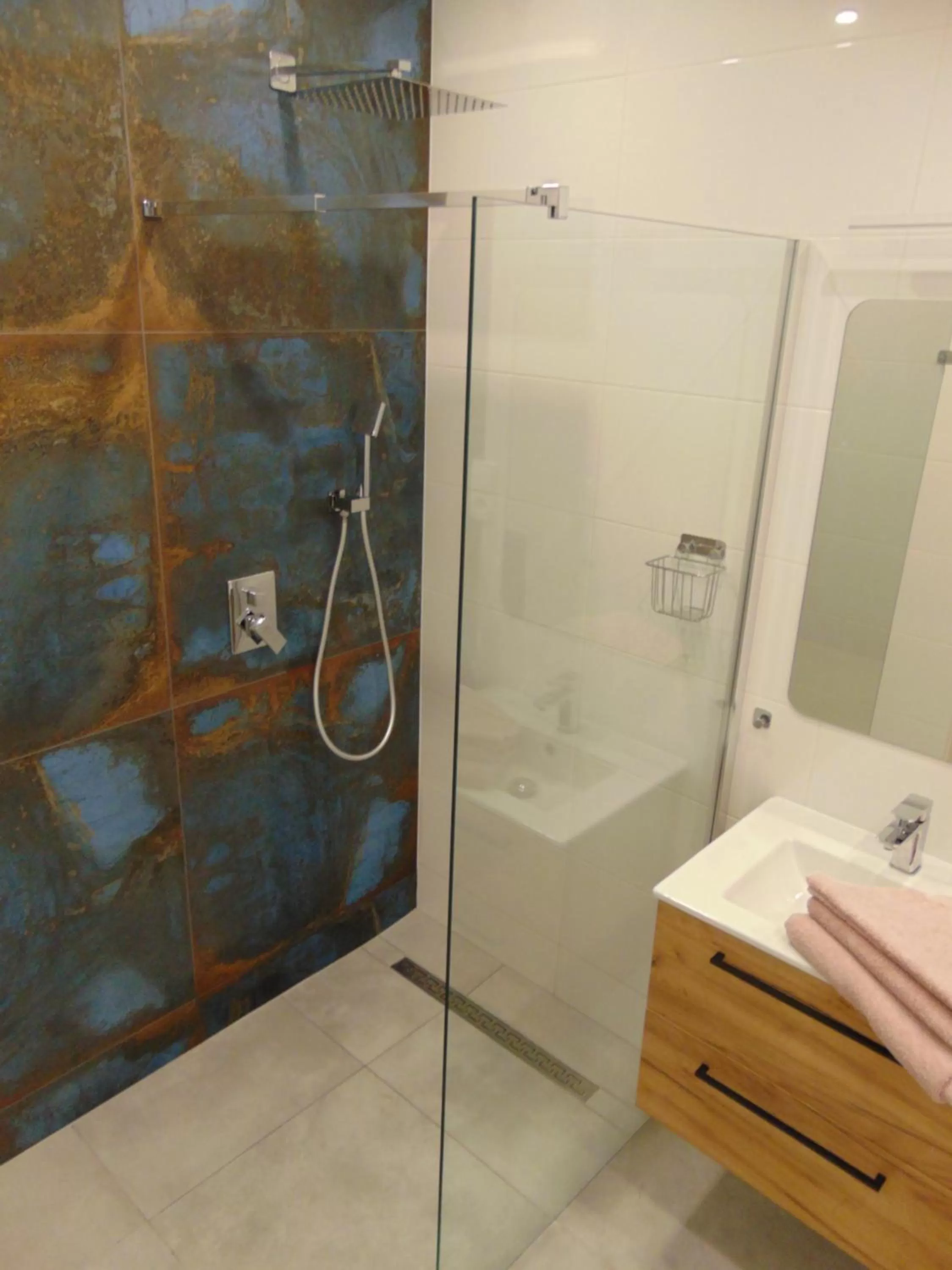 Shower in Apartamenty Monik Świętochłowice
