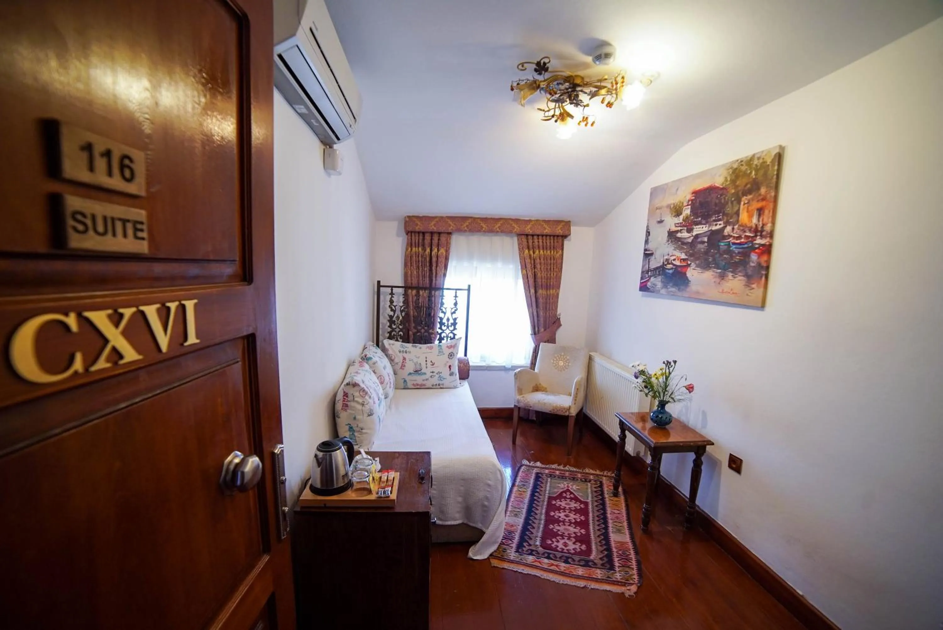 Photo of the whole room, Bed in Sarnıç Butik Otel
