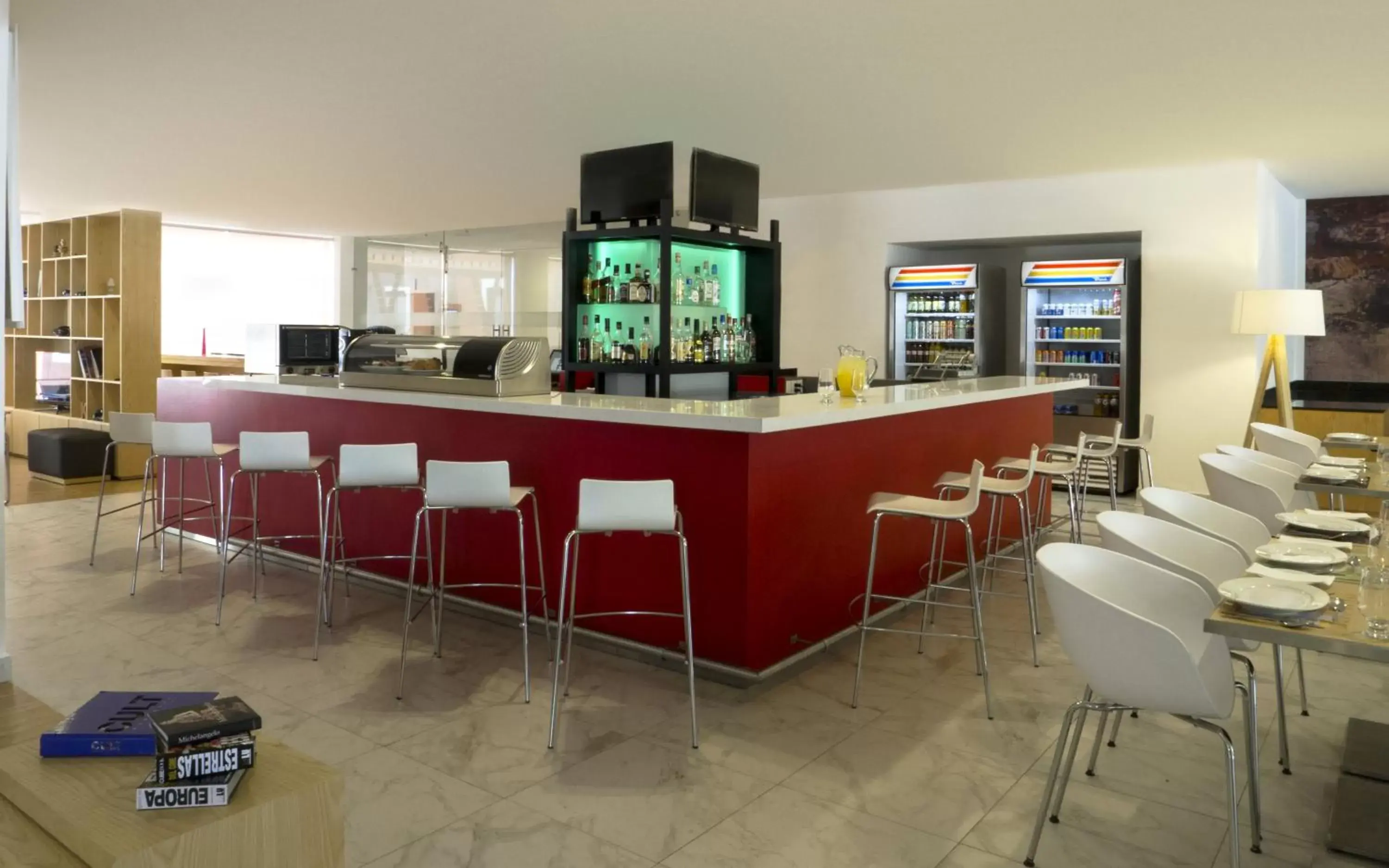 Restaurant/places to eat, Lounge/Bar in Fiesta Inn Leon
