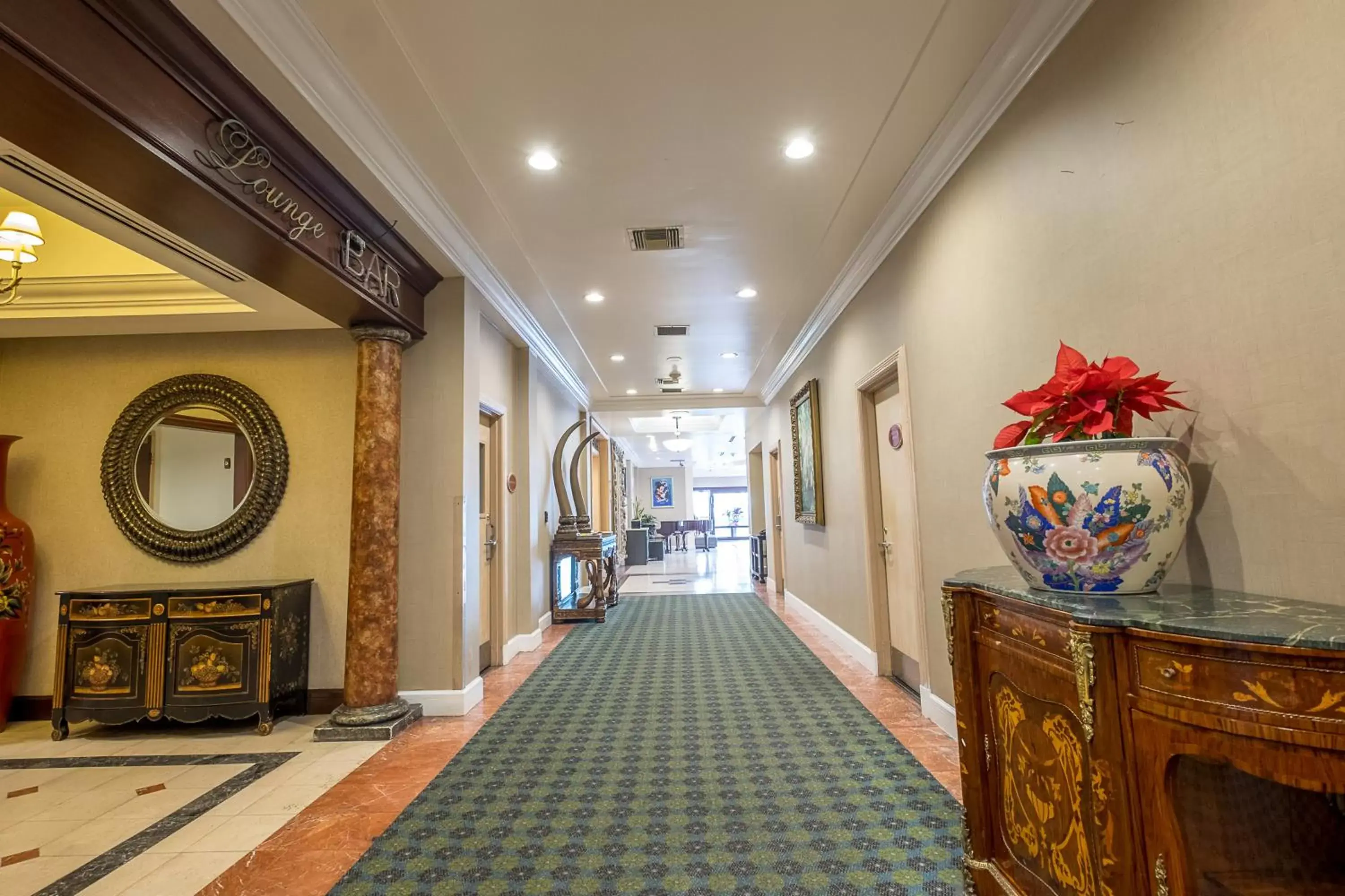 Lobby or reception in Howard Johnson by Wyndham Fullerton/Anaheim Conference Cntr Lobby or reception in Howard Johnson by Wyndham Fullerton/Anaheim Conference Cntr