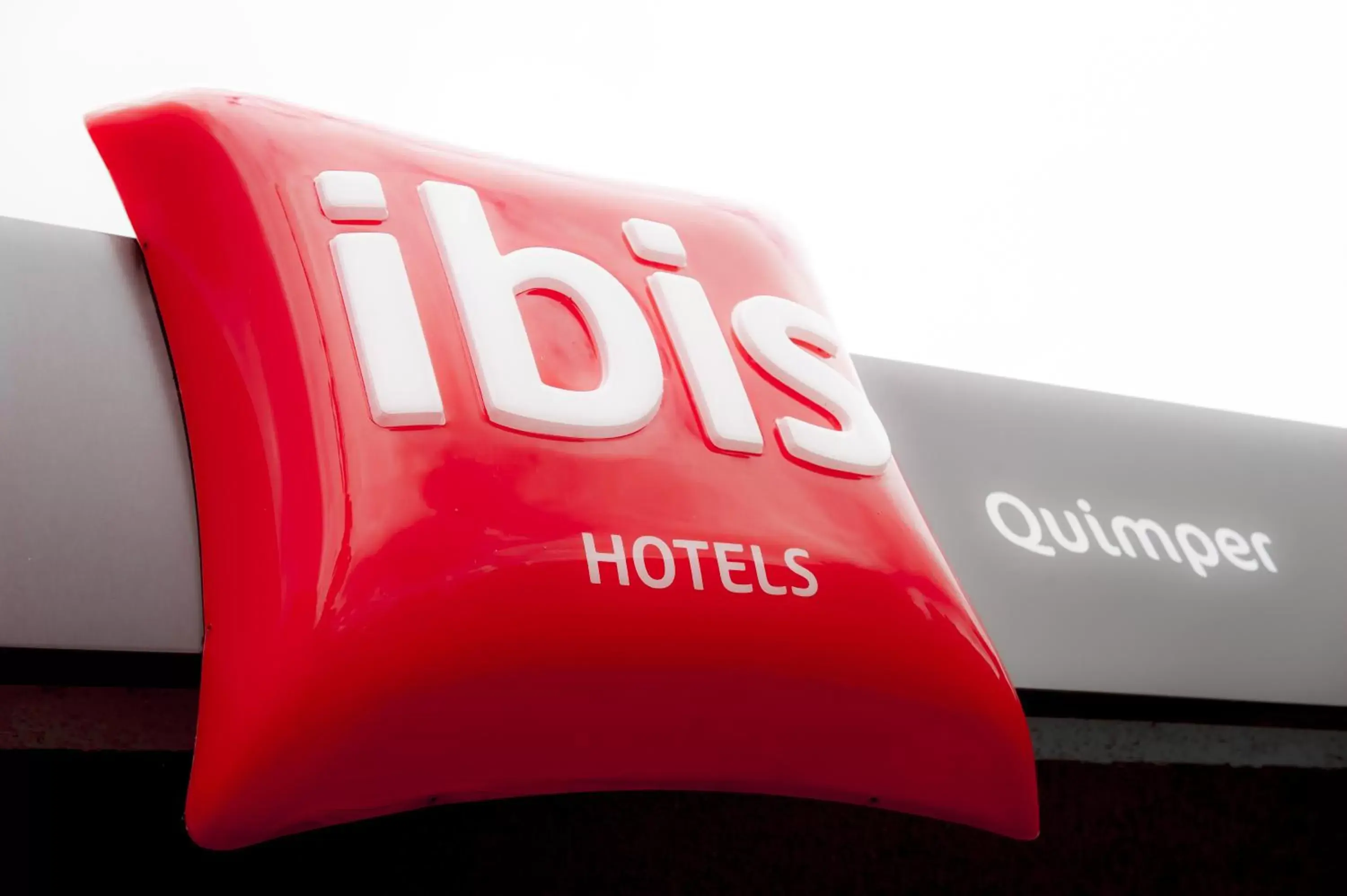 Facade/entrance, Property Logo/Sign in ibis Quimper