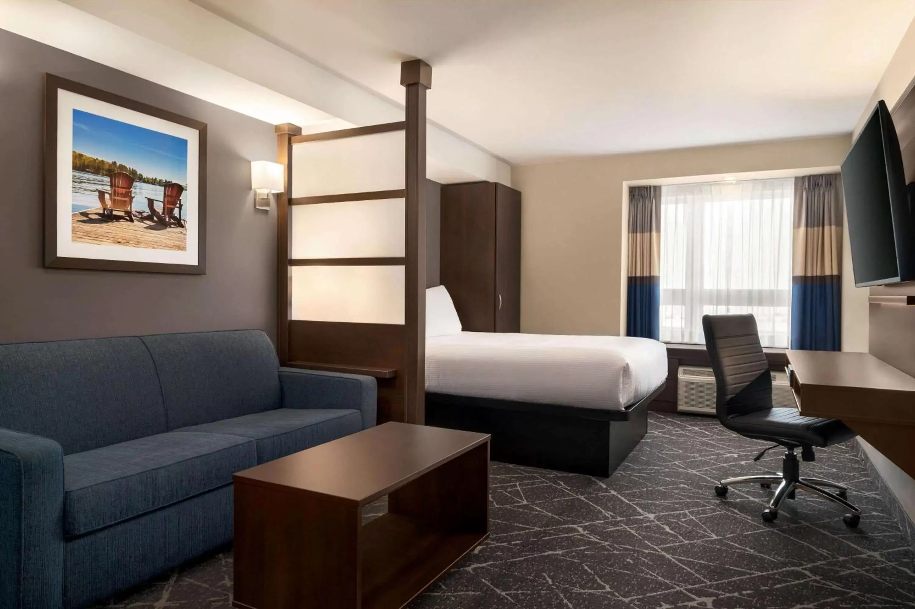 Photo of the whole room, Seating Area in Microtel Inn & Suites by Wyndham Aurora