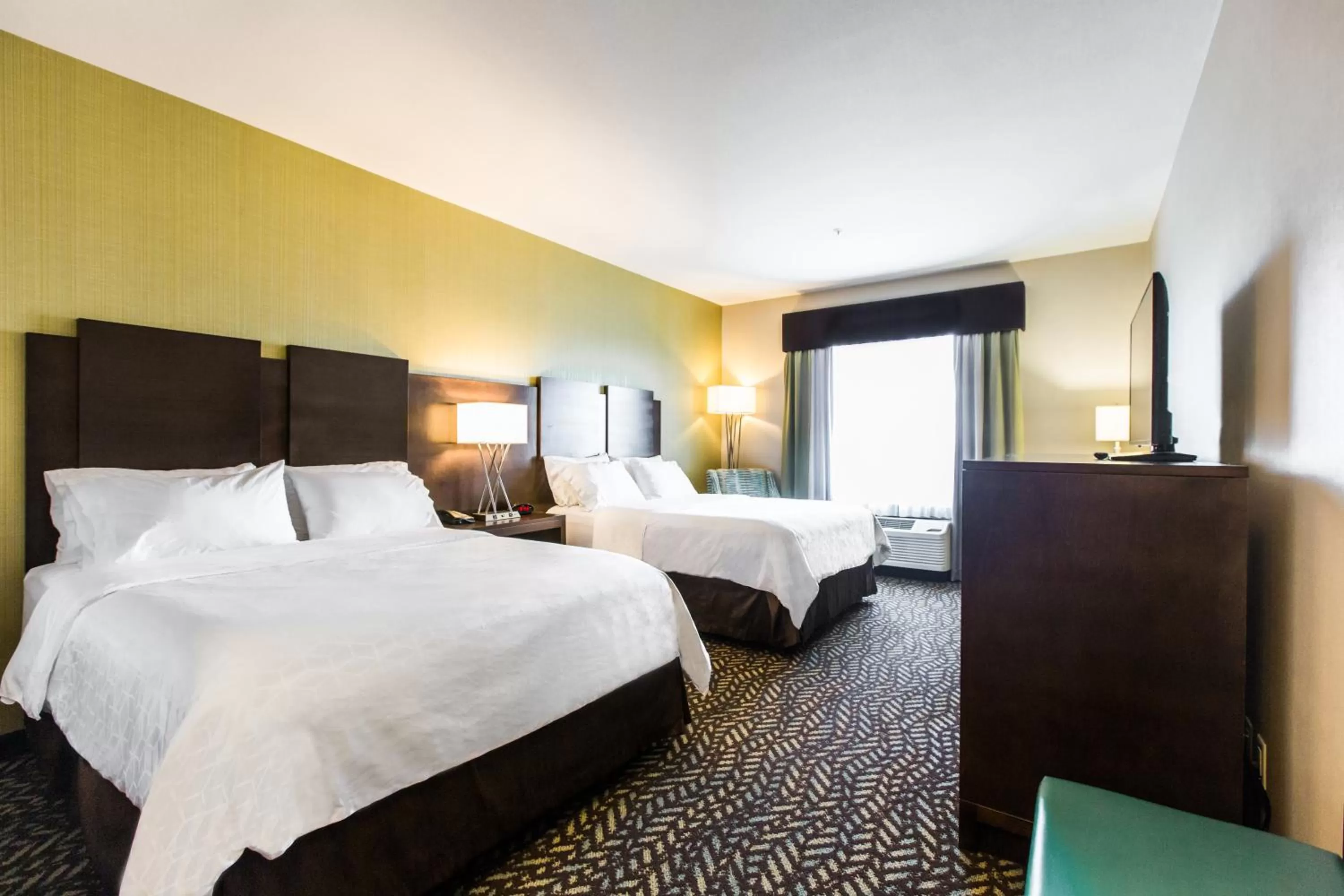 Photo of the whole room, Bed in Holiday Inn Express & Suites Spruce Grove - Stony Plain by IHG