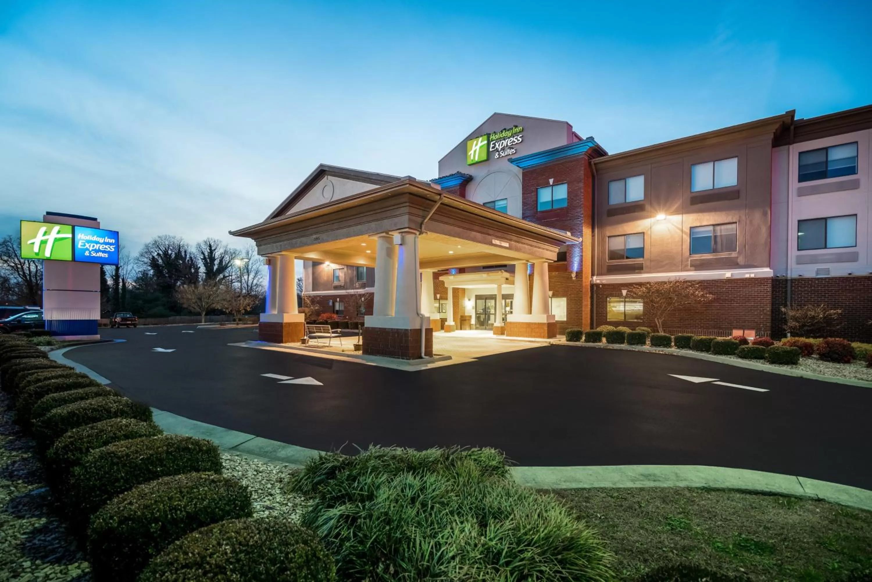 Property building in Holiday Inn Express & Suites Rocky Mount Smith Mountain Lake, an IHG Hotel