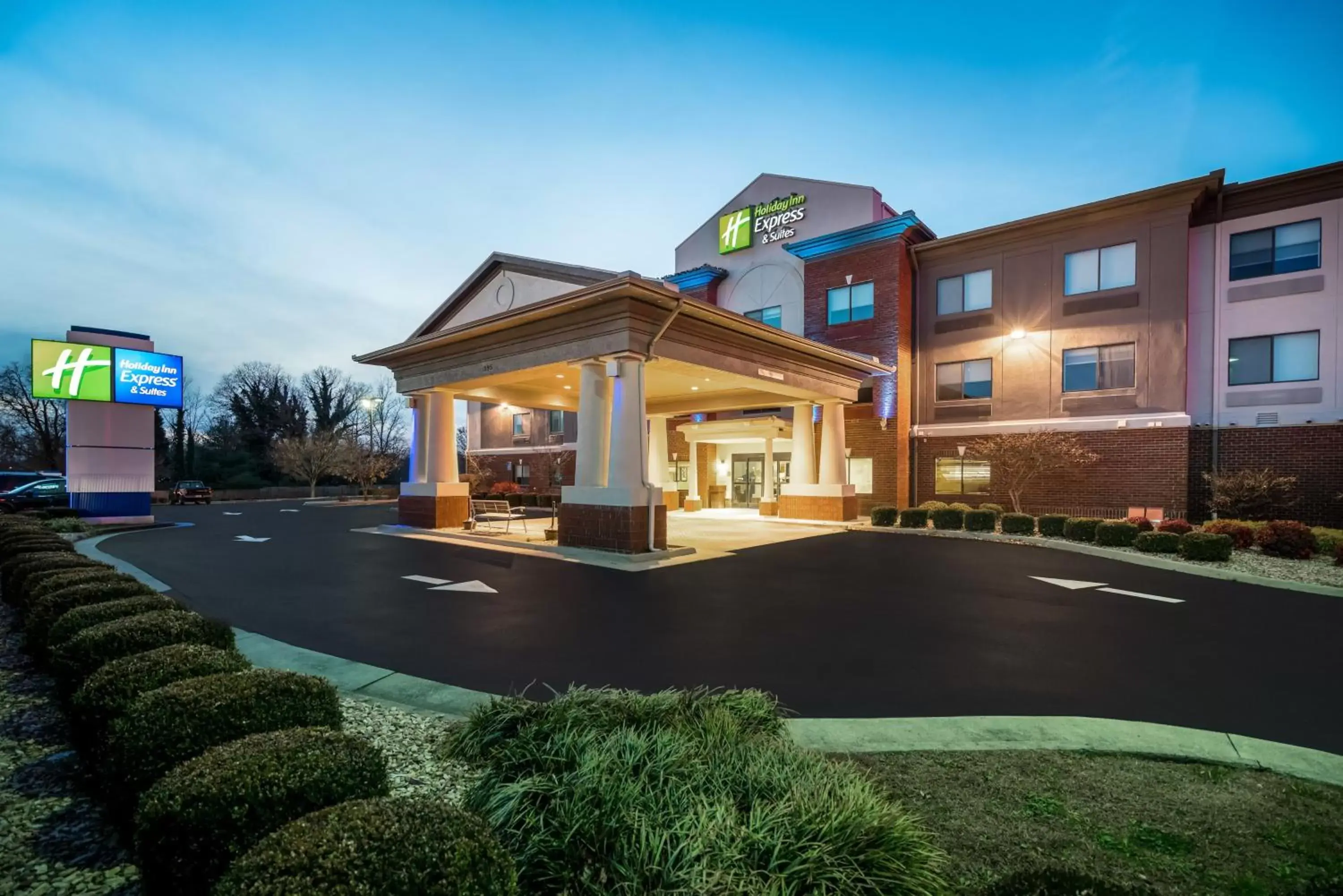 Property Building in Holiday Inn Express & Suites Rocky Mount Smith Mountain Lake, an IHG Hotel