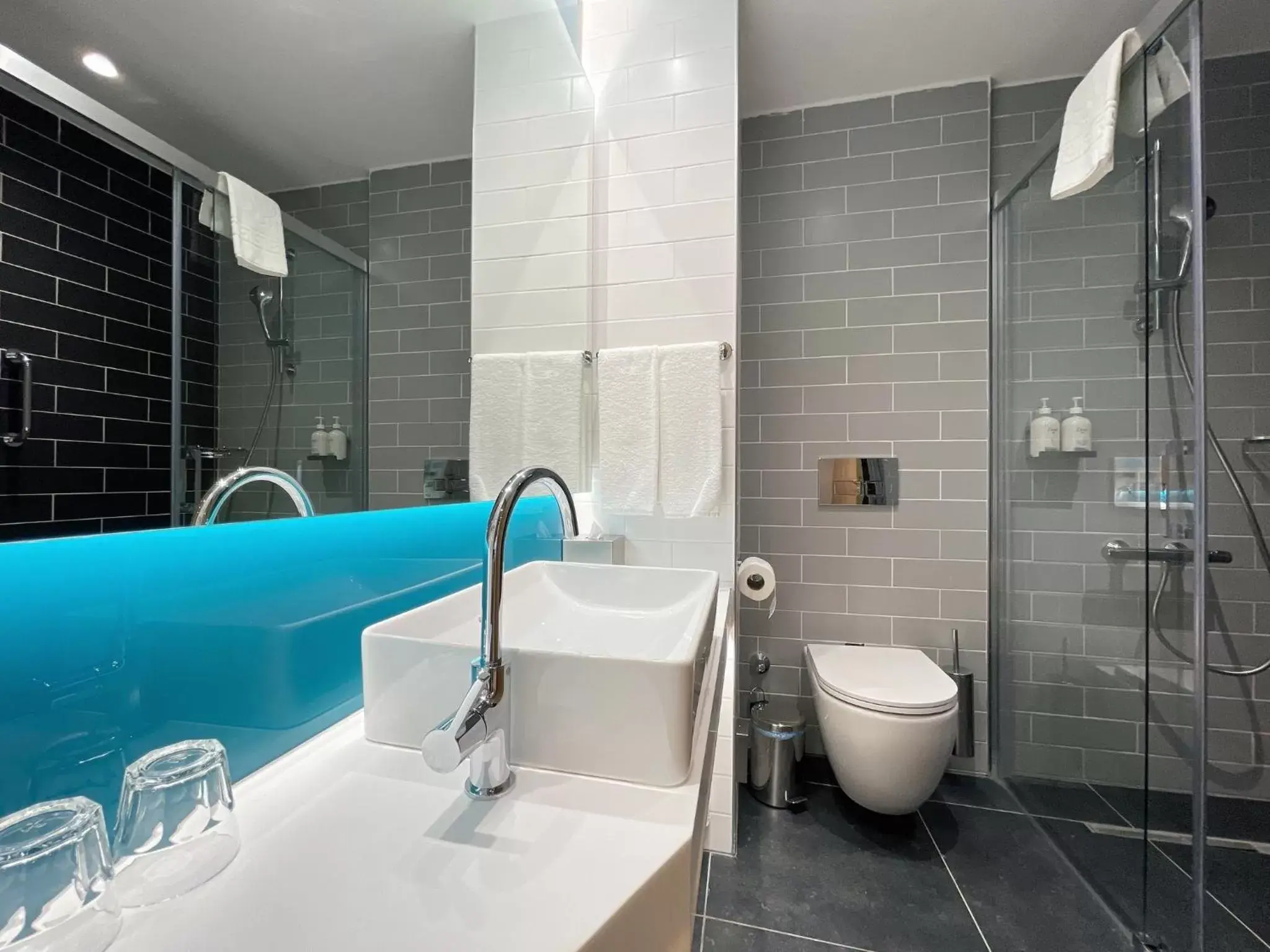 Photo of the whole room, Bathroom in Holiday Inn Express - Ankara - Airport, an IHG Hotel