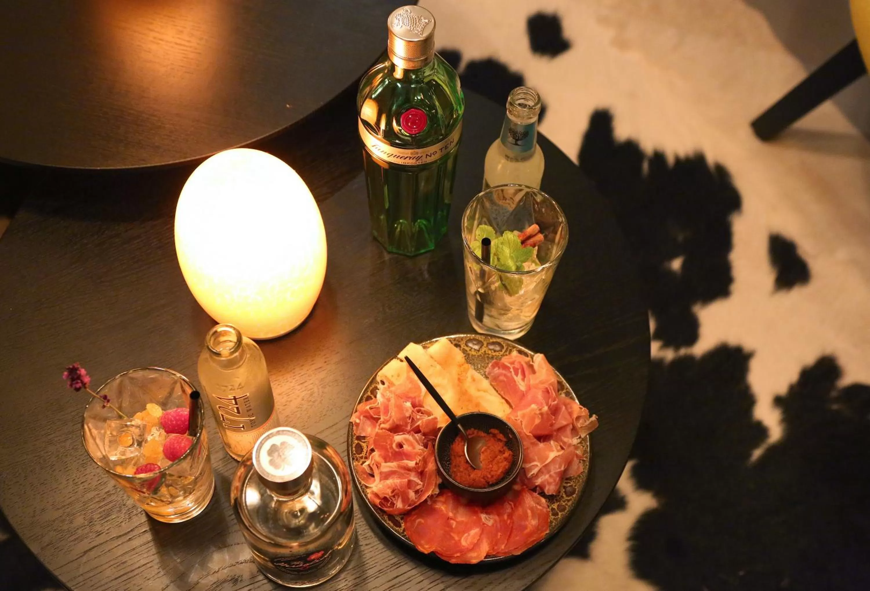 Lounge or bar in Boutique Hotel 'Hof ter Duinen'