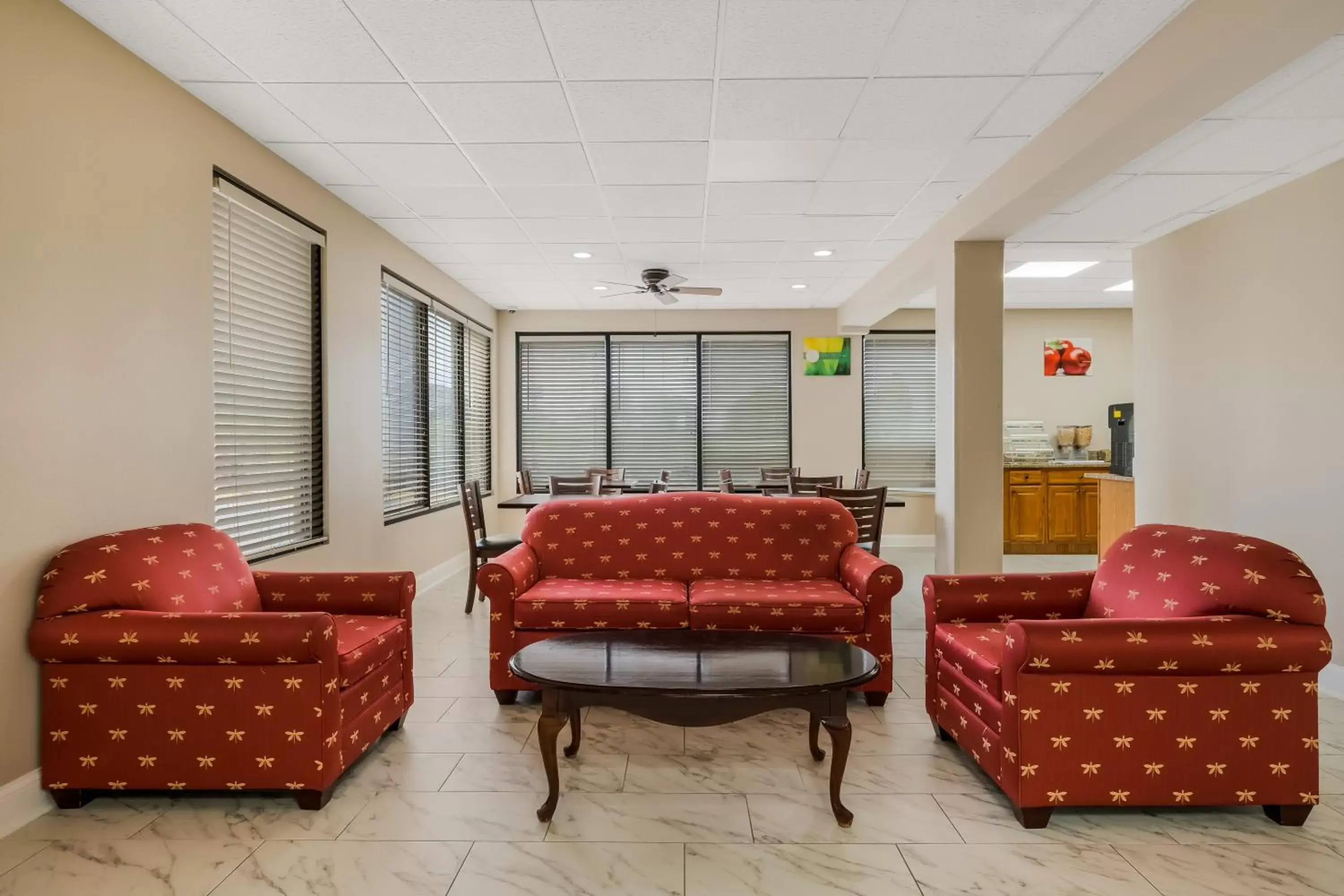 Seating area, Lobby/Reception in Quality Inn Jefferson at I-85