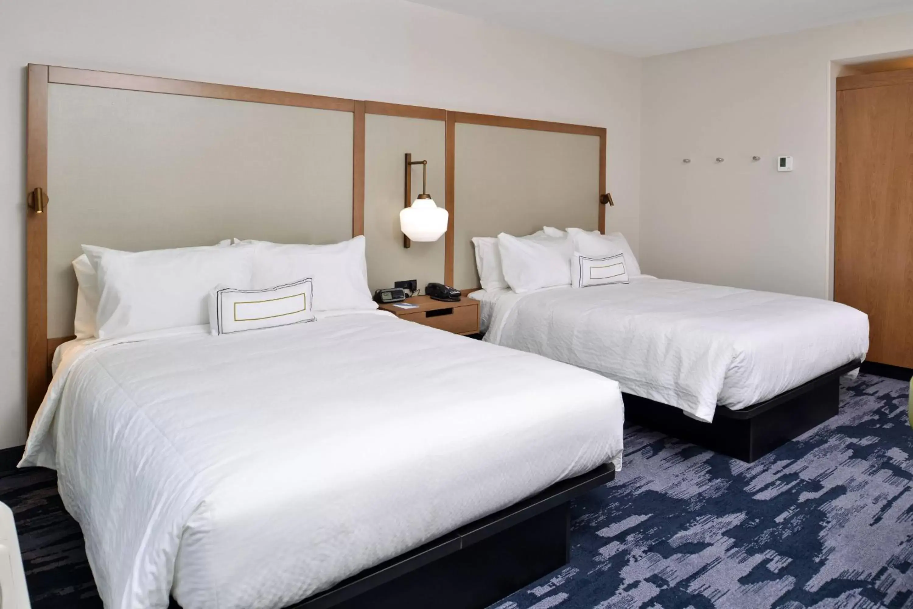 Photo of the whole room, Bed in Fairfield Inn & Suites by Marriott Canton