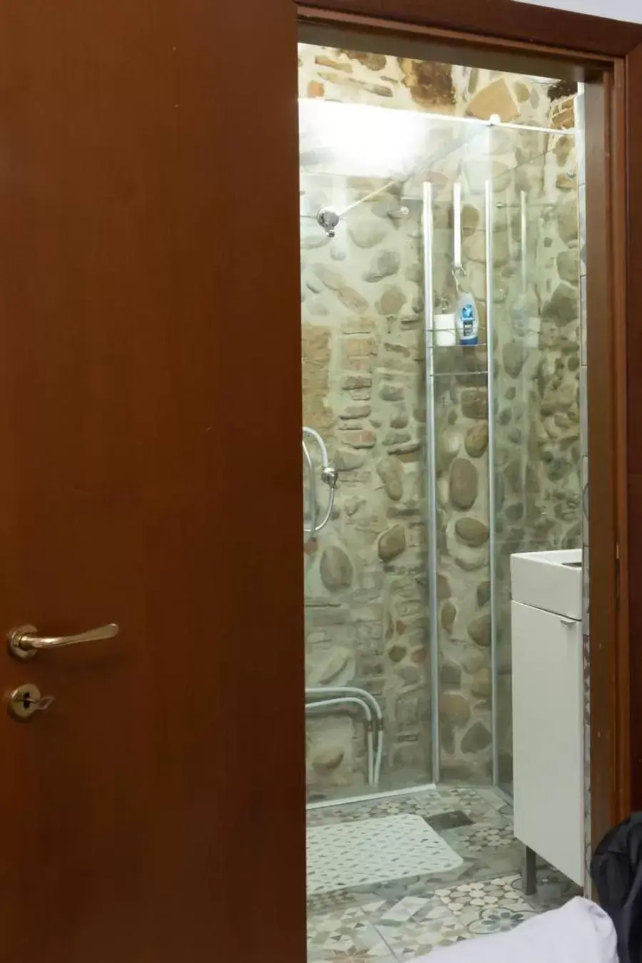 Shower, Bathroom in Civico 87