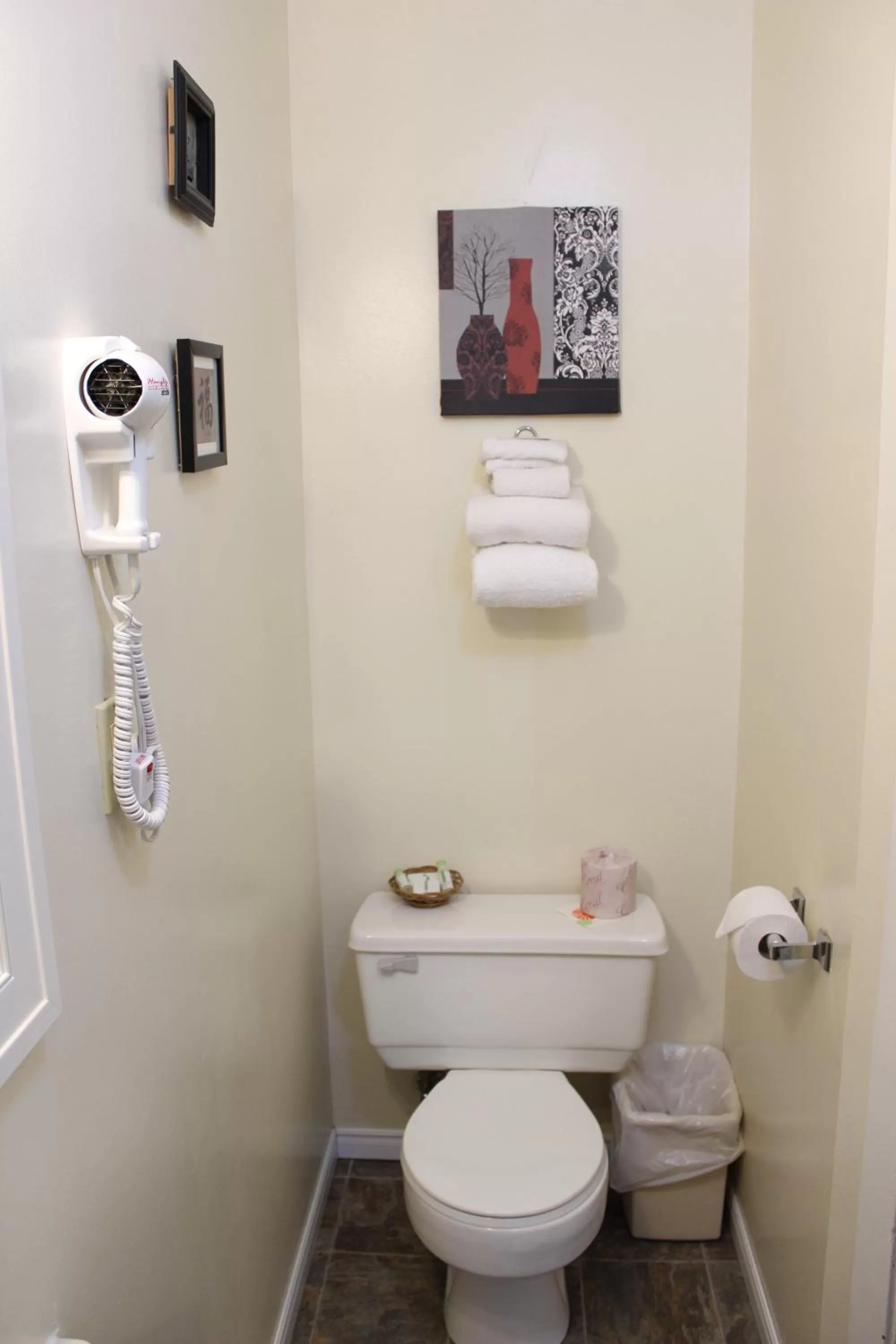 Bathroom in Hawberry Motel