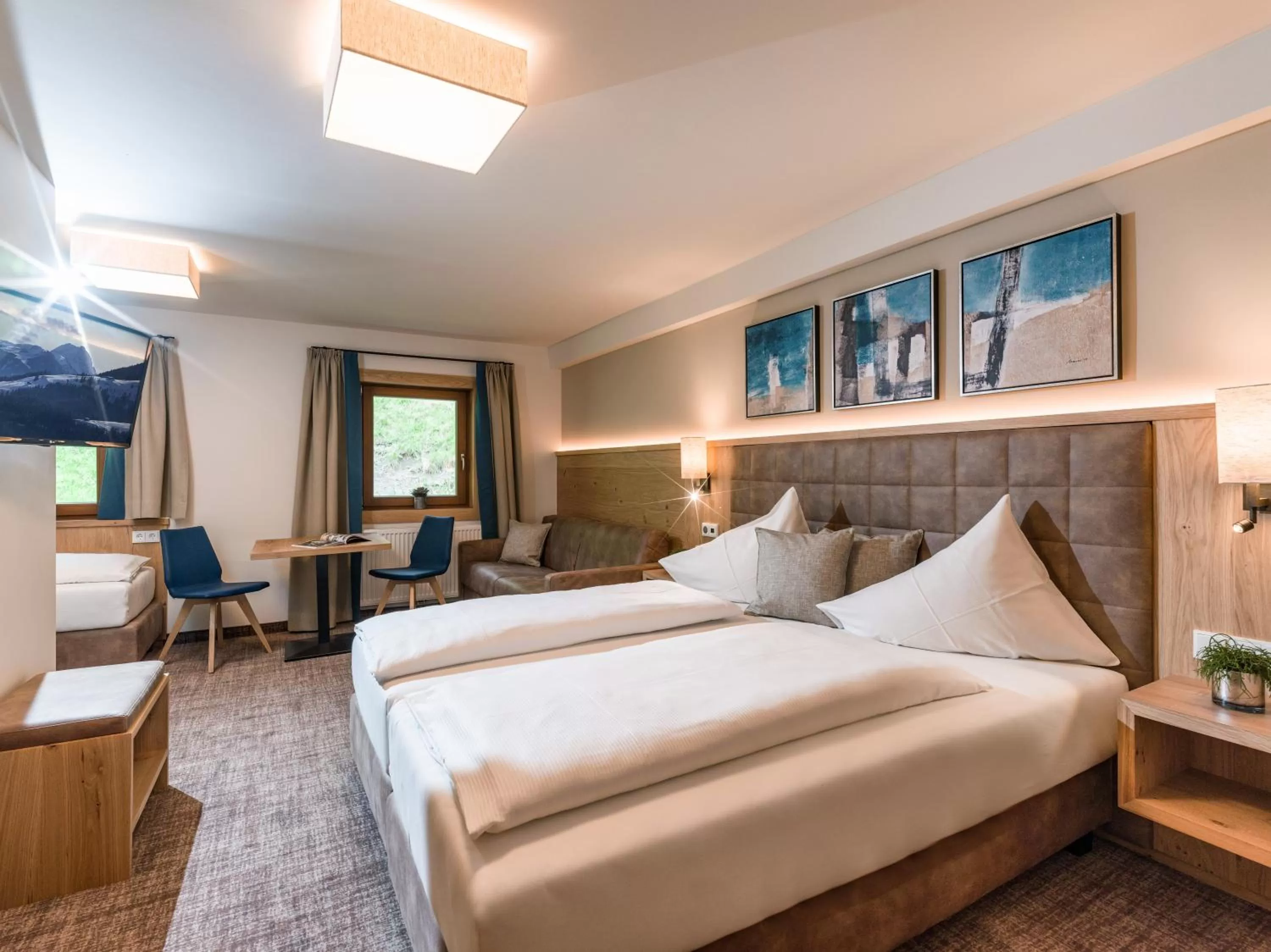 Photo of the whole room, Bed in Alpen Glück Hotel Unterm Rain garni