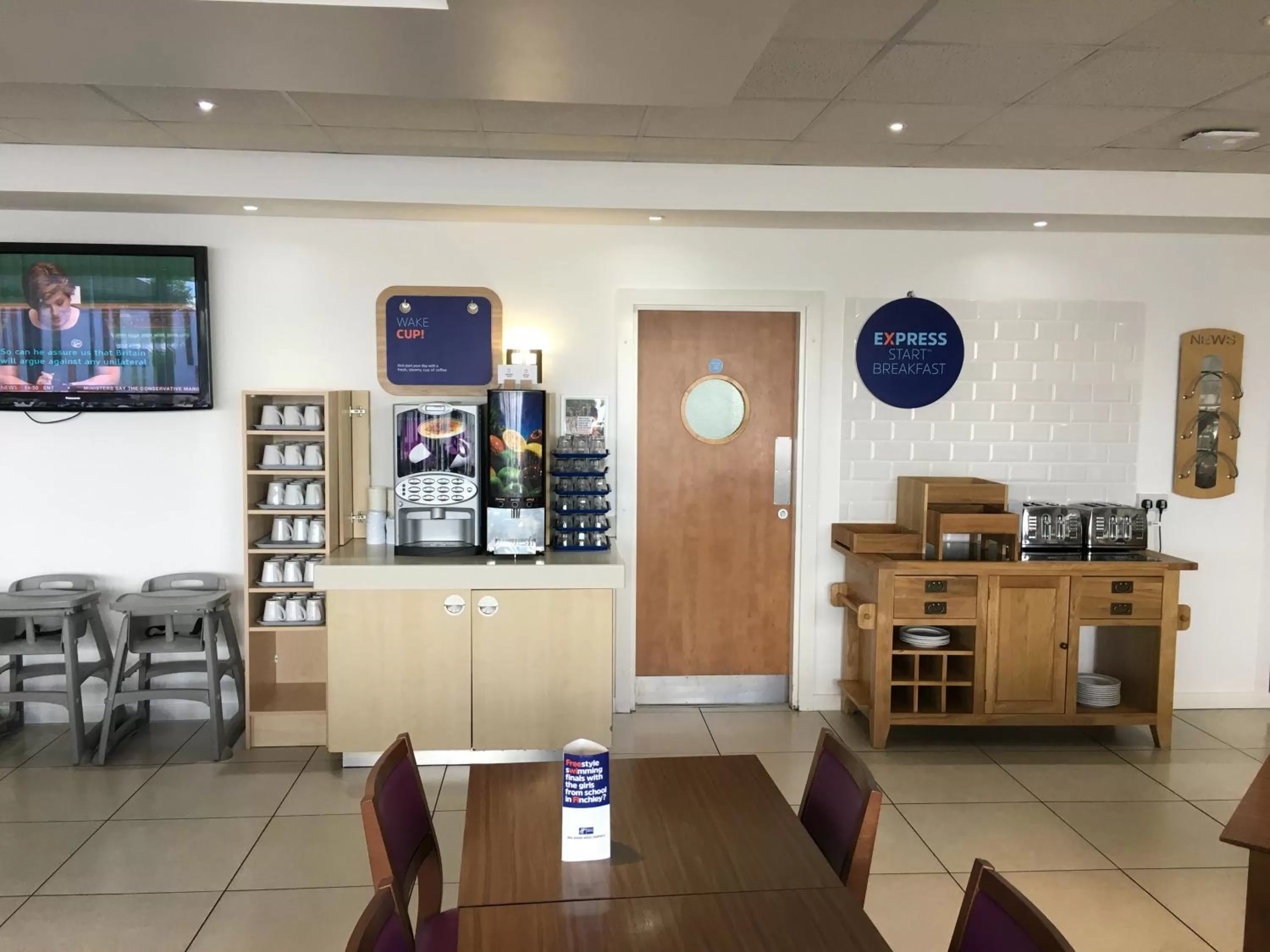 Restaurant/places to eat in Holiday Inn Express Nuneaton by IHG