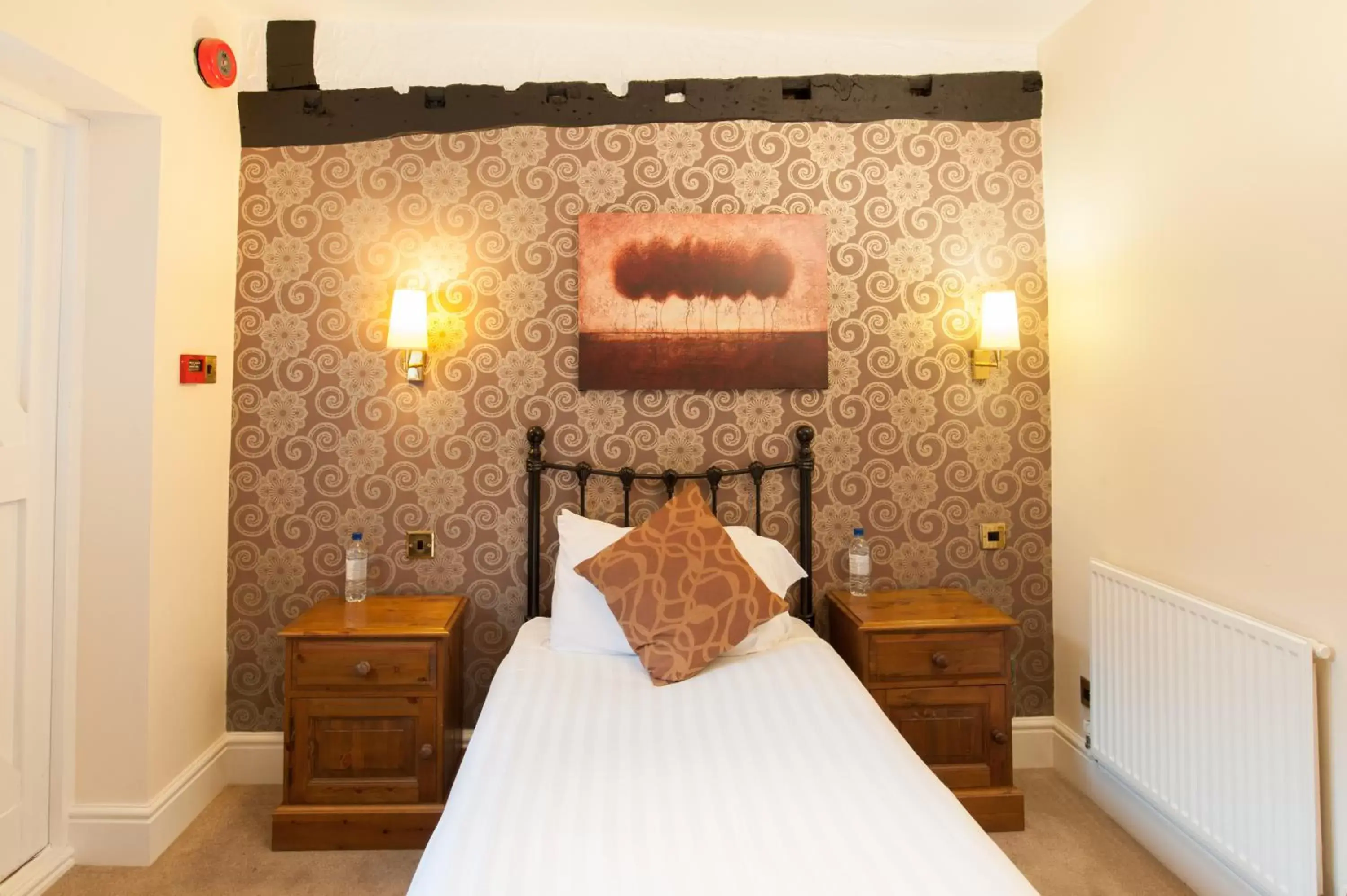 Bedroom, Bed in Bacon Arms, Newbury