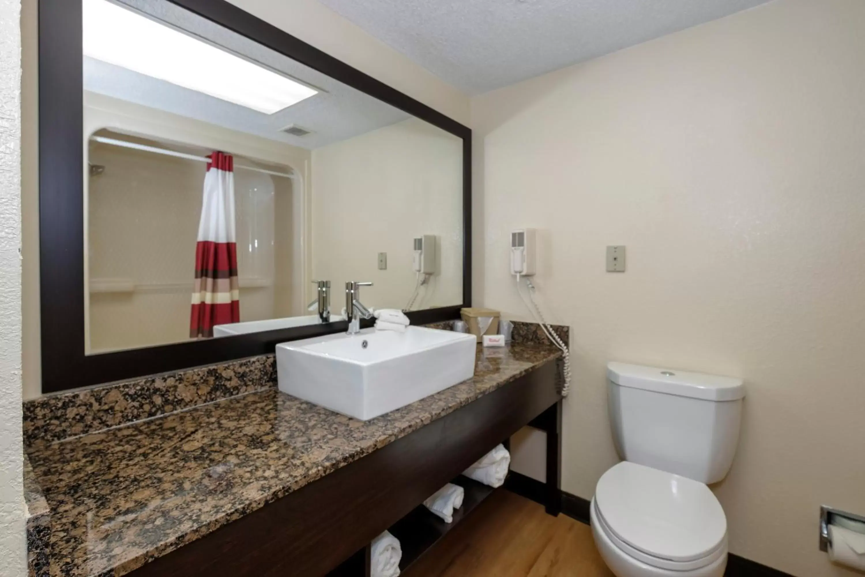 Bathroom in Red Roof Inn PLUS+ & Suites Opelika
