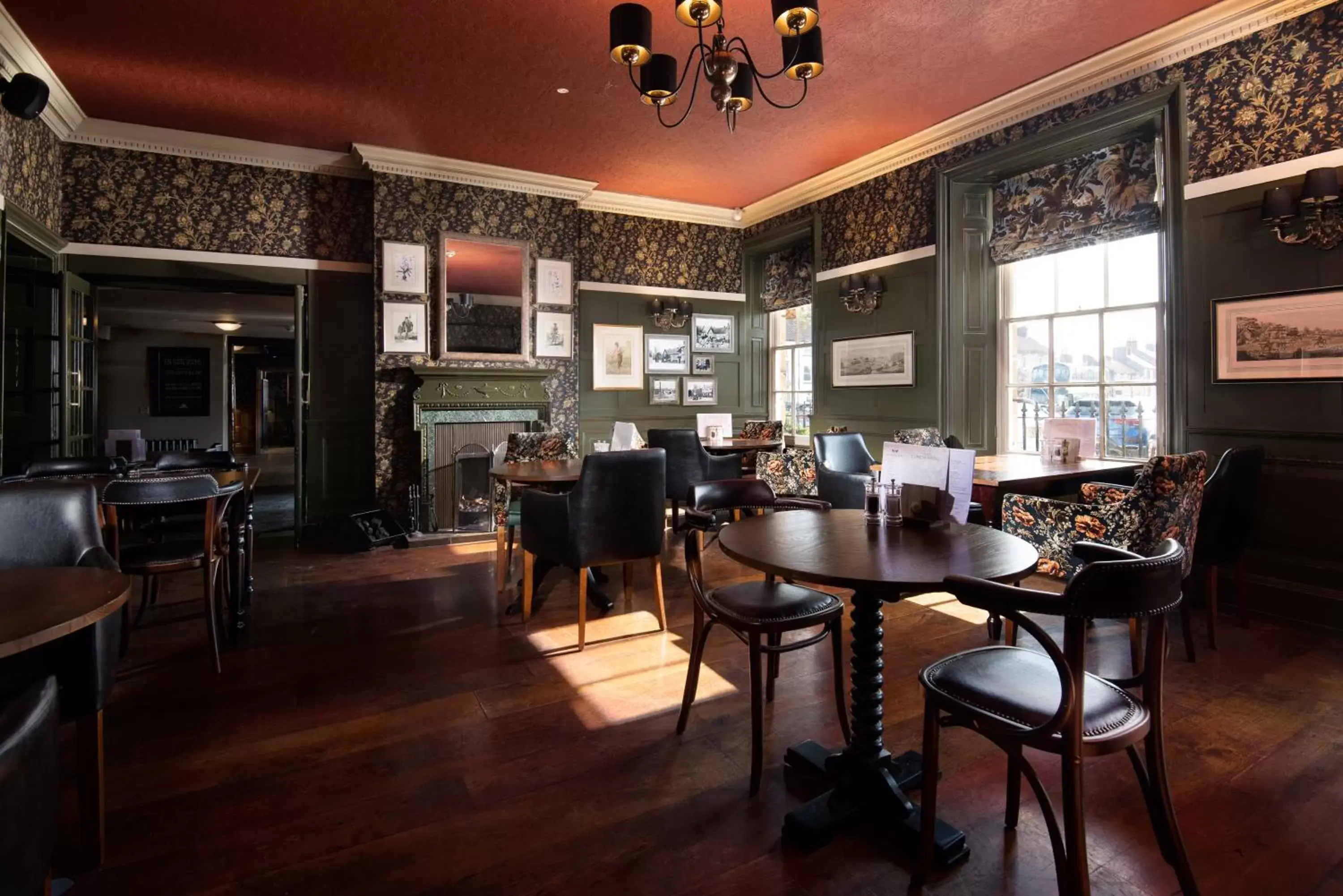 Lounge or bar, Restaurant/Places to Eat in The Black Swan - The Inn Collection Group