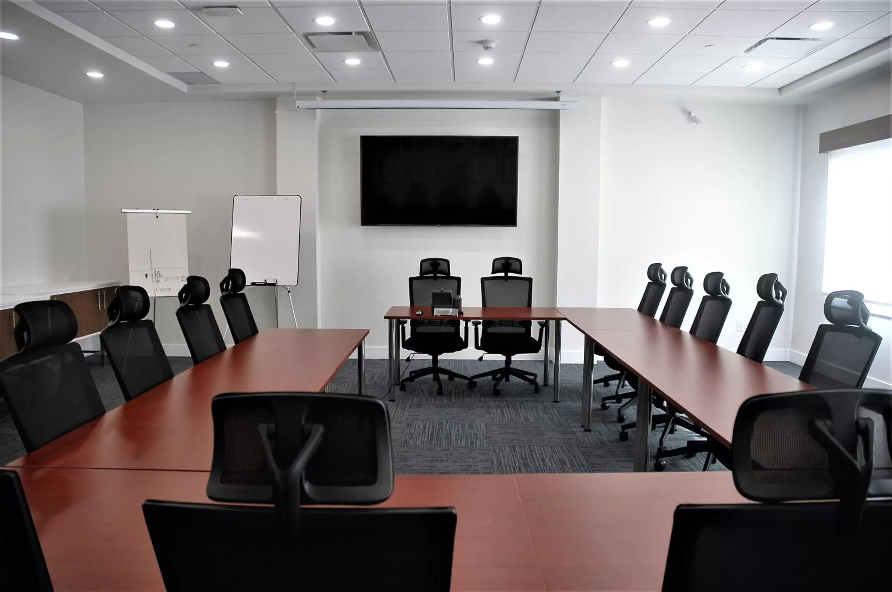 Meeting/conference room in Holiday Inn Express & Suites - Edmonton SW – Windermere, an IHG Hotel