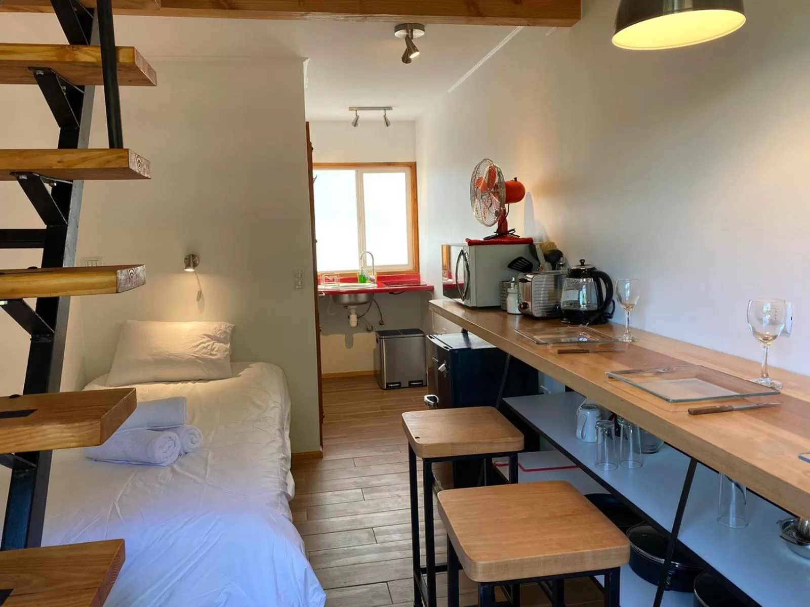 Kitchen/Kitchenette in French Andes Apart Hostel