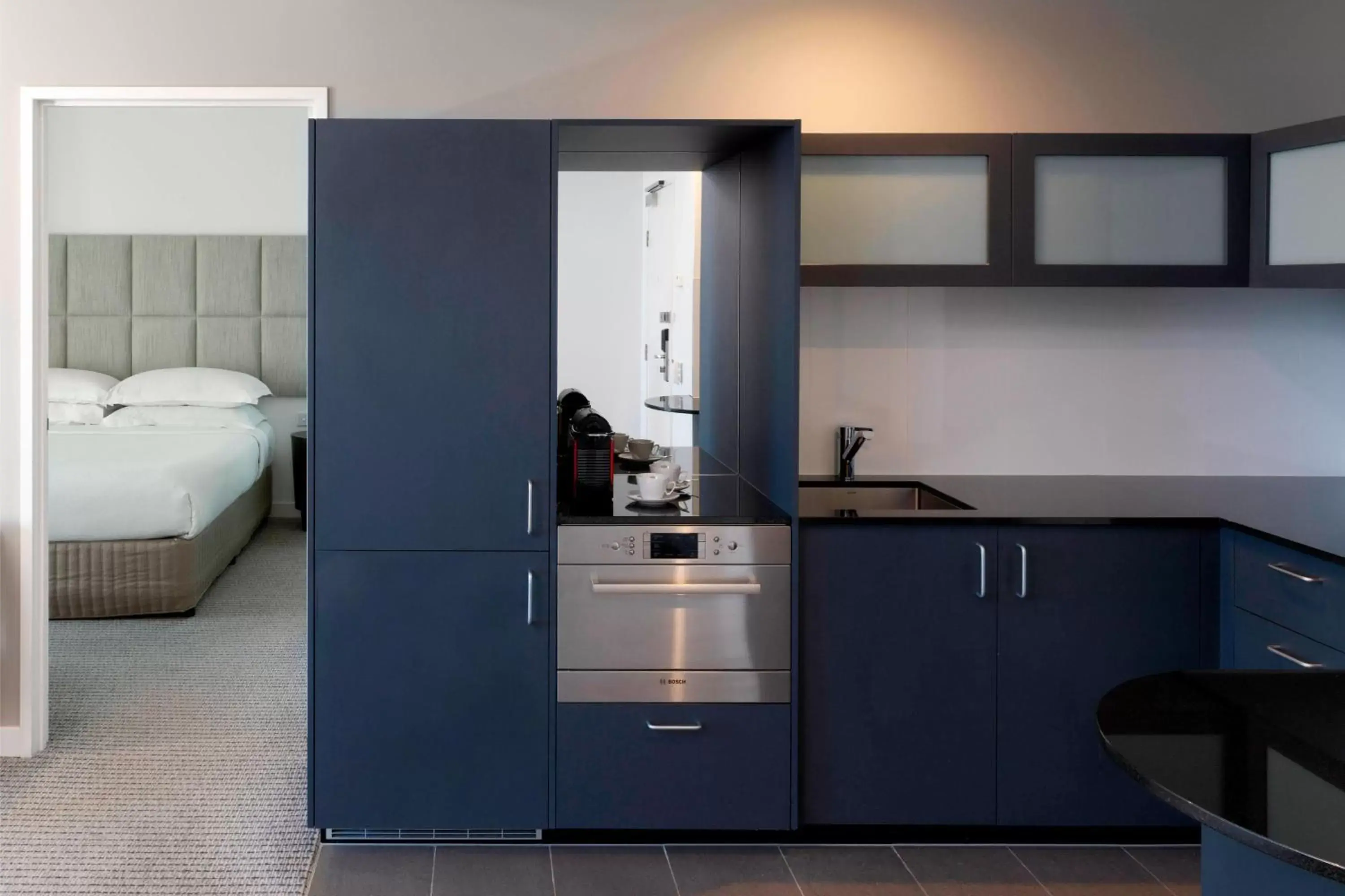 Bedroom, Kitchen/Kitchenette in Four Points by Sheraton Brisbane