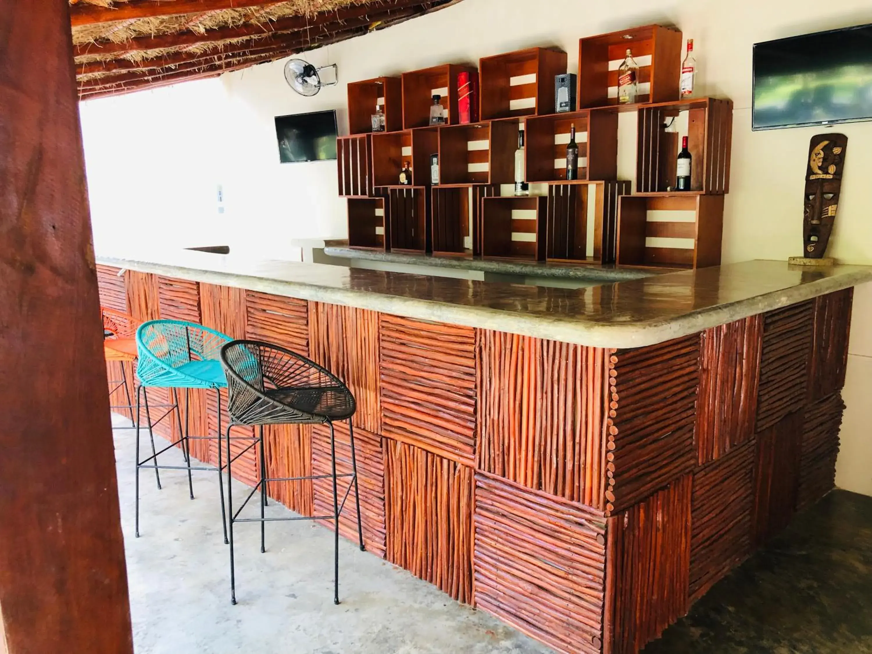 Lounge or bar, Kitchen/Kitchenette in Tierra maya Hotel & Sanctuary