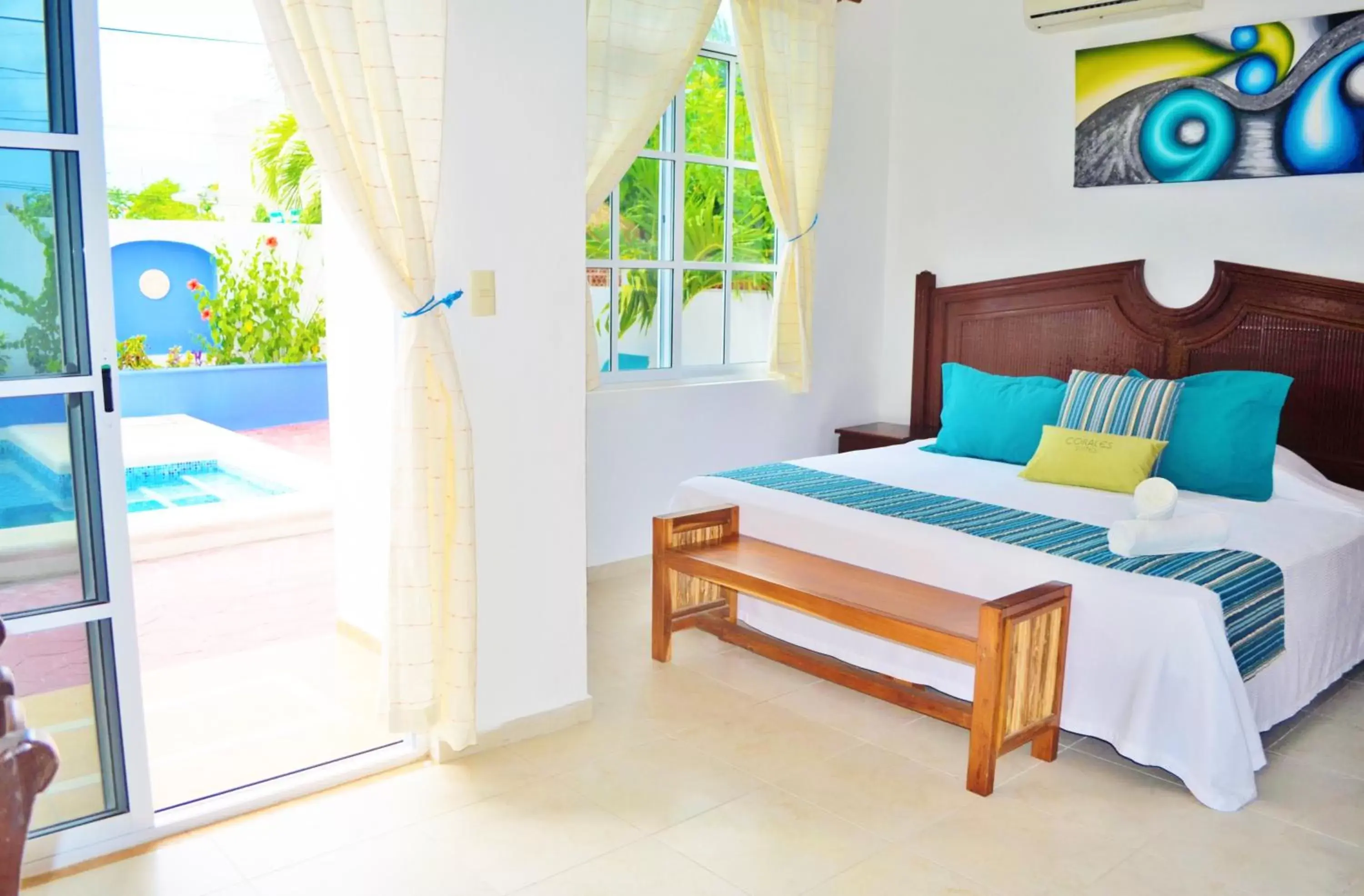 Bedroom, Bed in Corales Suites