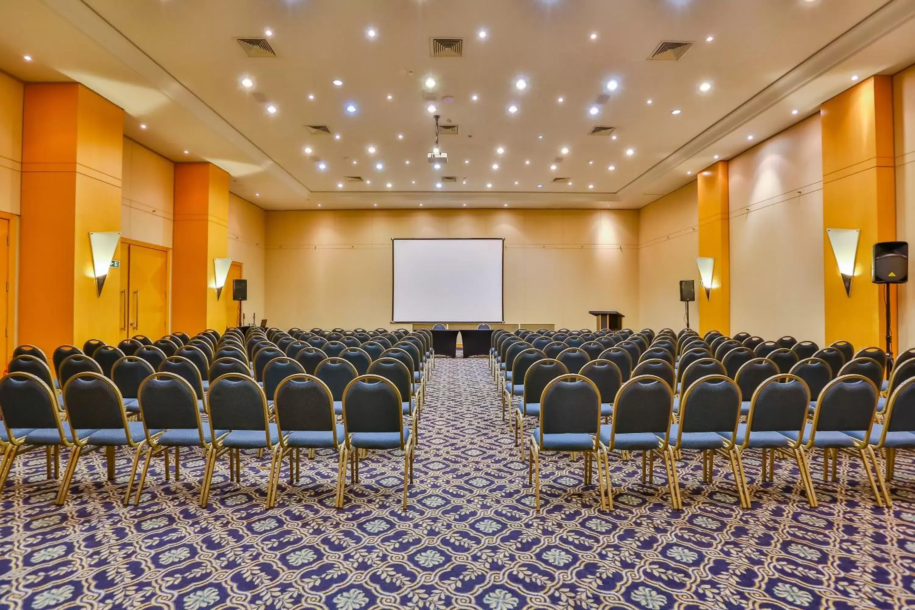 Business facilities in Grand Mercure Curitiba Rayon