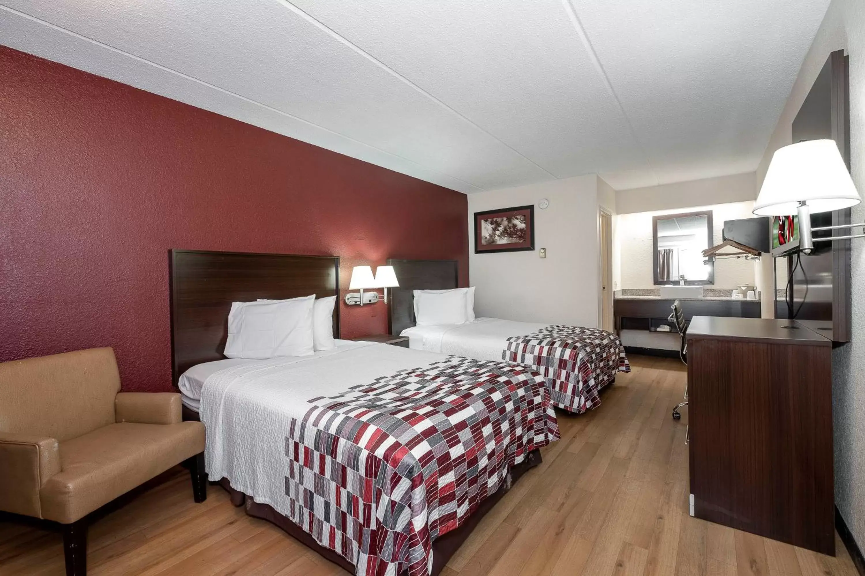 Photo of the whole room, Room Photo in Red Roof Inn Atlanta - Smyrna/Ballpark