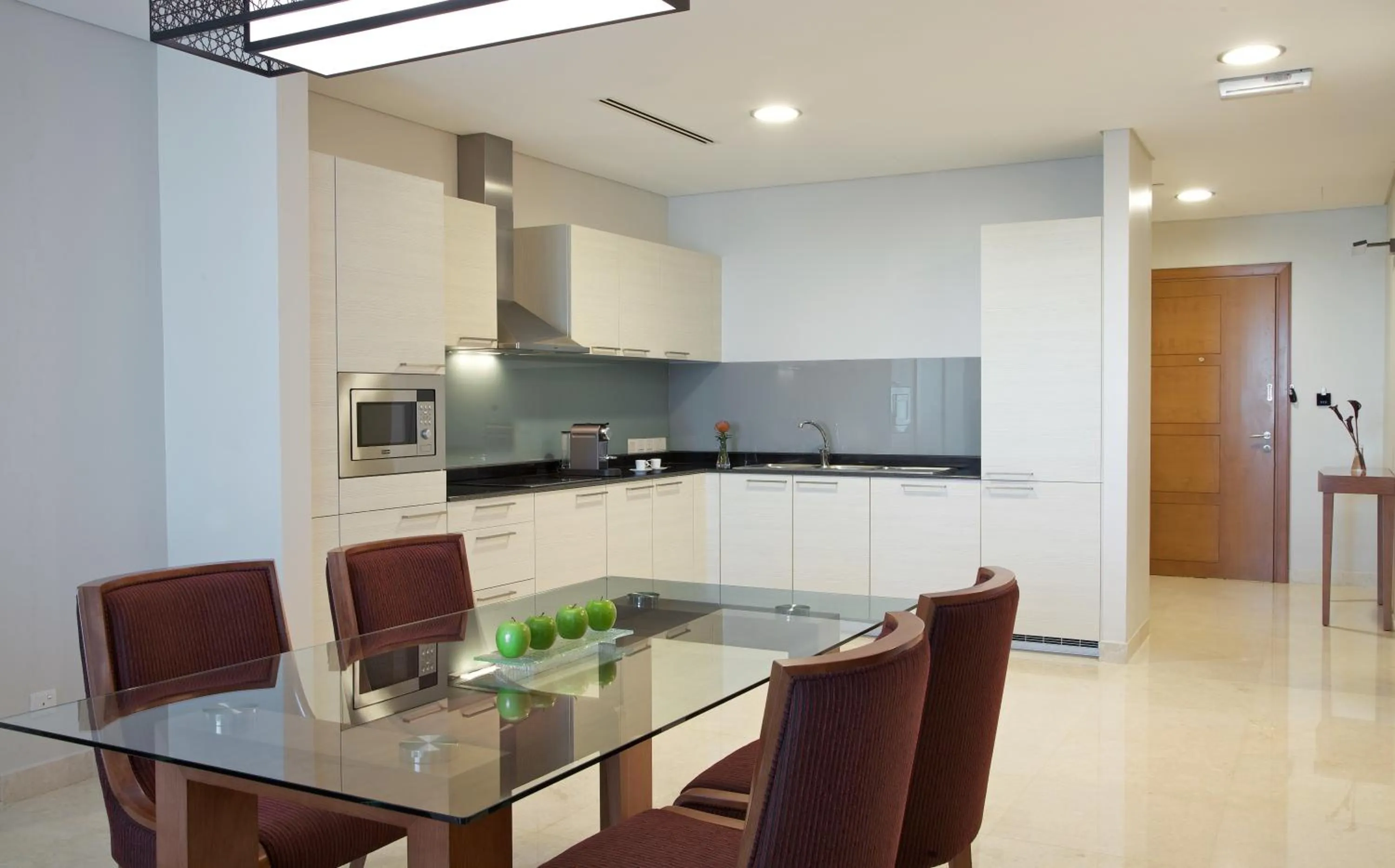 Kitchen or kitchenette in Millennium Executive Apartments Muscat