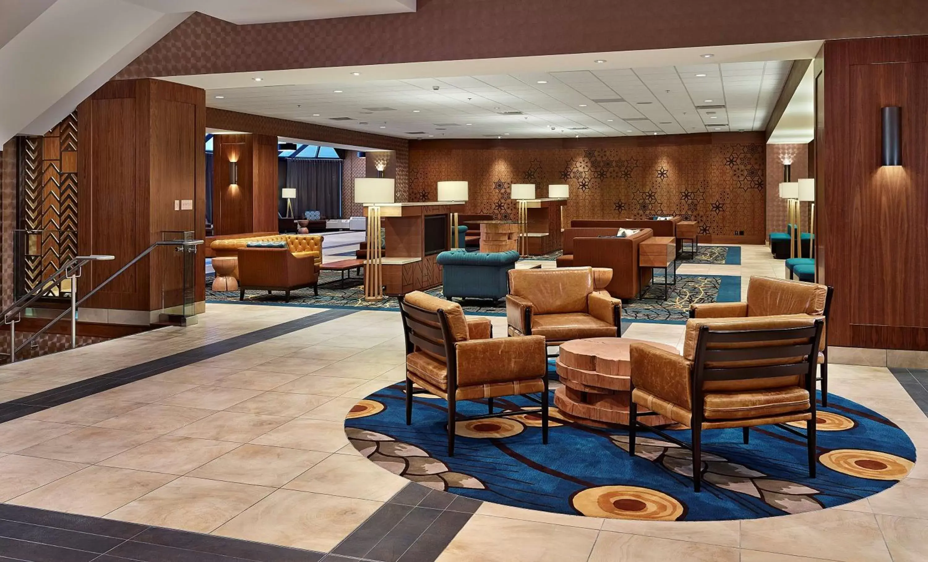 Lobby or reception in DoubleTree by Hilton Hotel & Conference Centre Regina