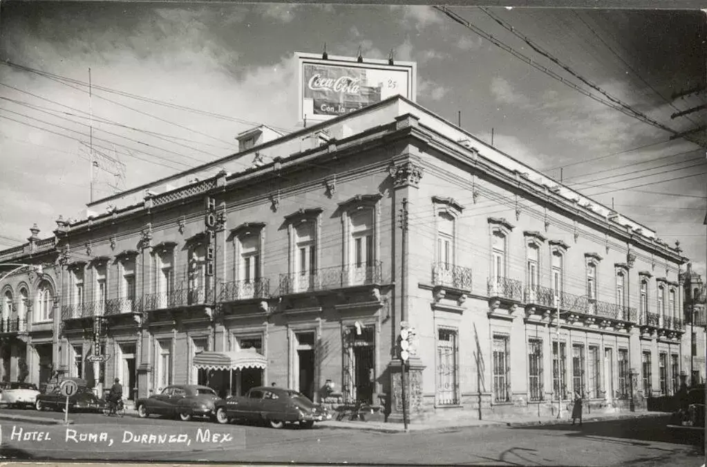 Property Building in Hotel Roma