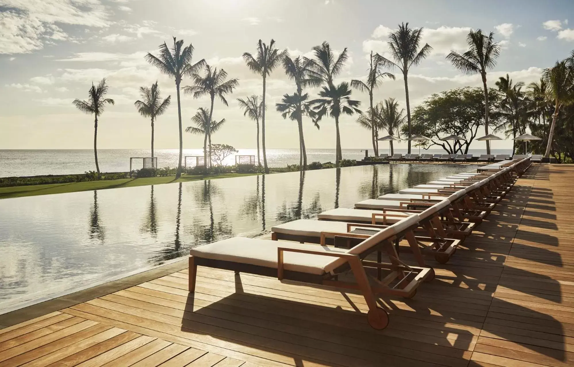 Sea view, Swimming Pool in Four Seasons Resort Oahu at Ko Olina