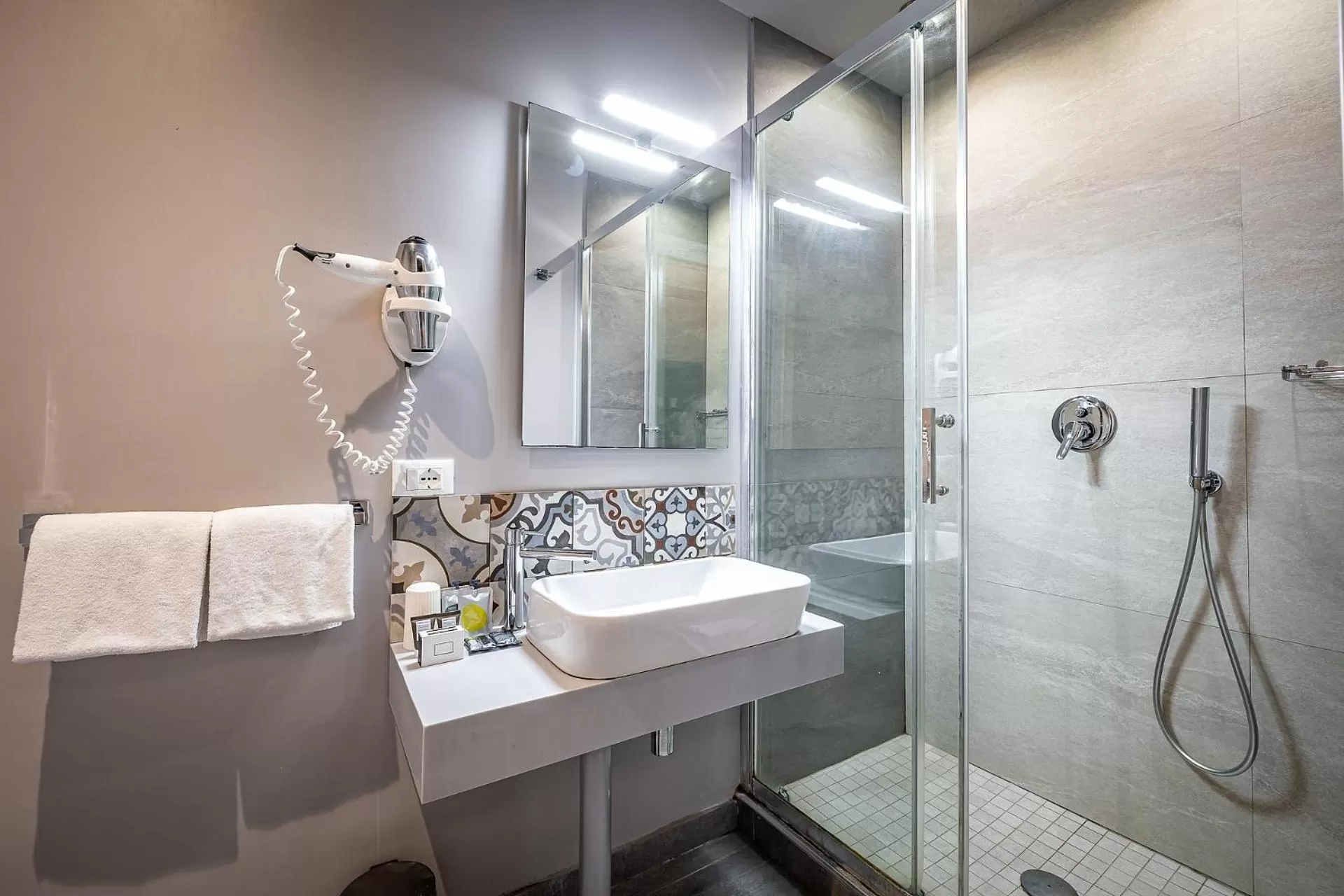 Toilet in Martelli 6 Suite & Apartments