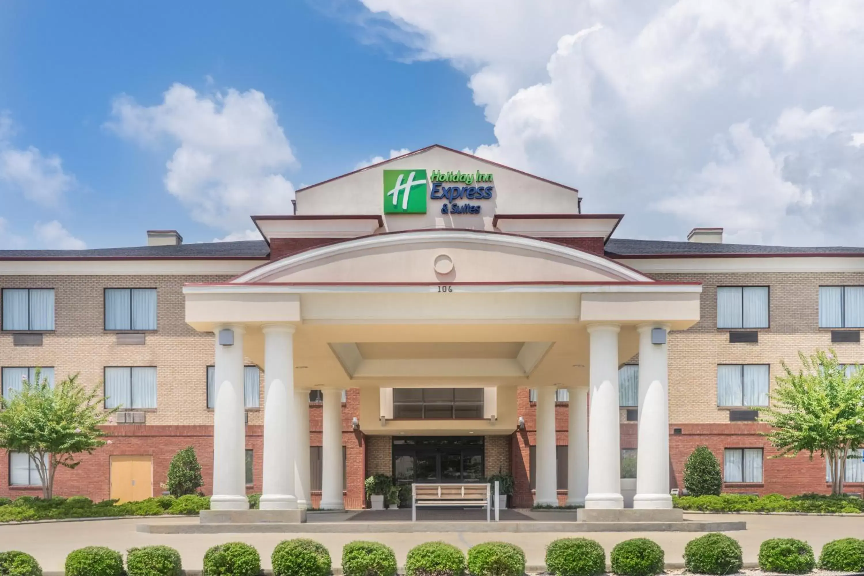 Property building in Holiday Inn Express Hotel & Suites- Gadsden, an IHG Hotel