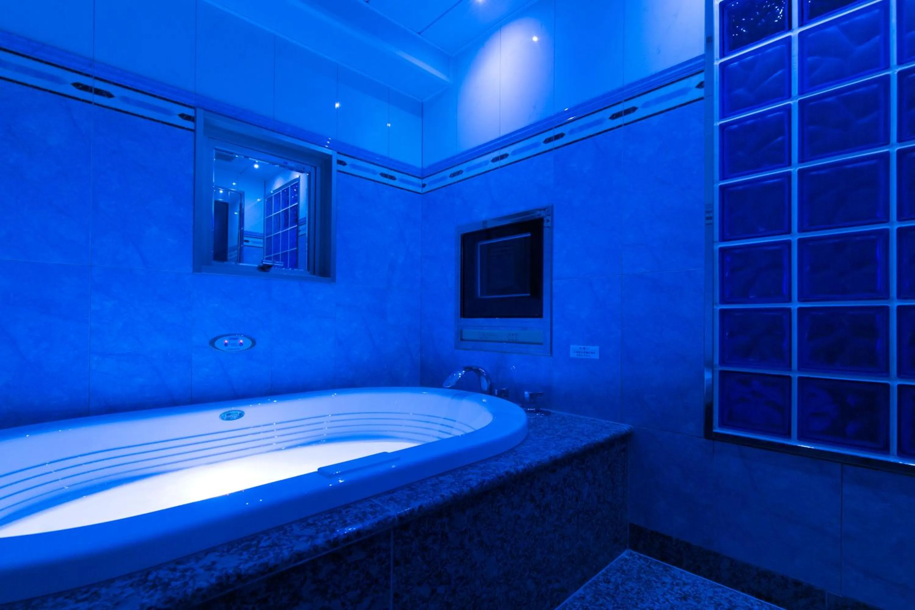 Shower in HOTEL D-WAVE Shinjuku（Adult Only)